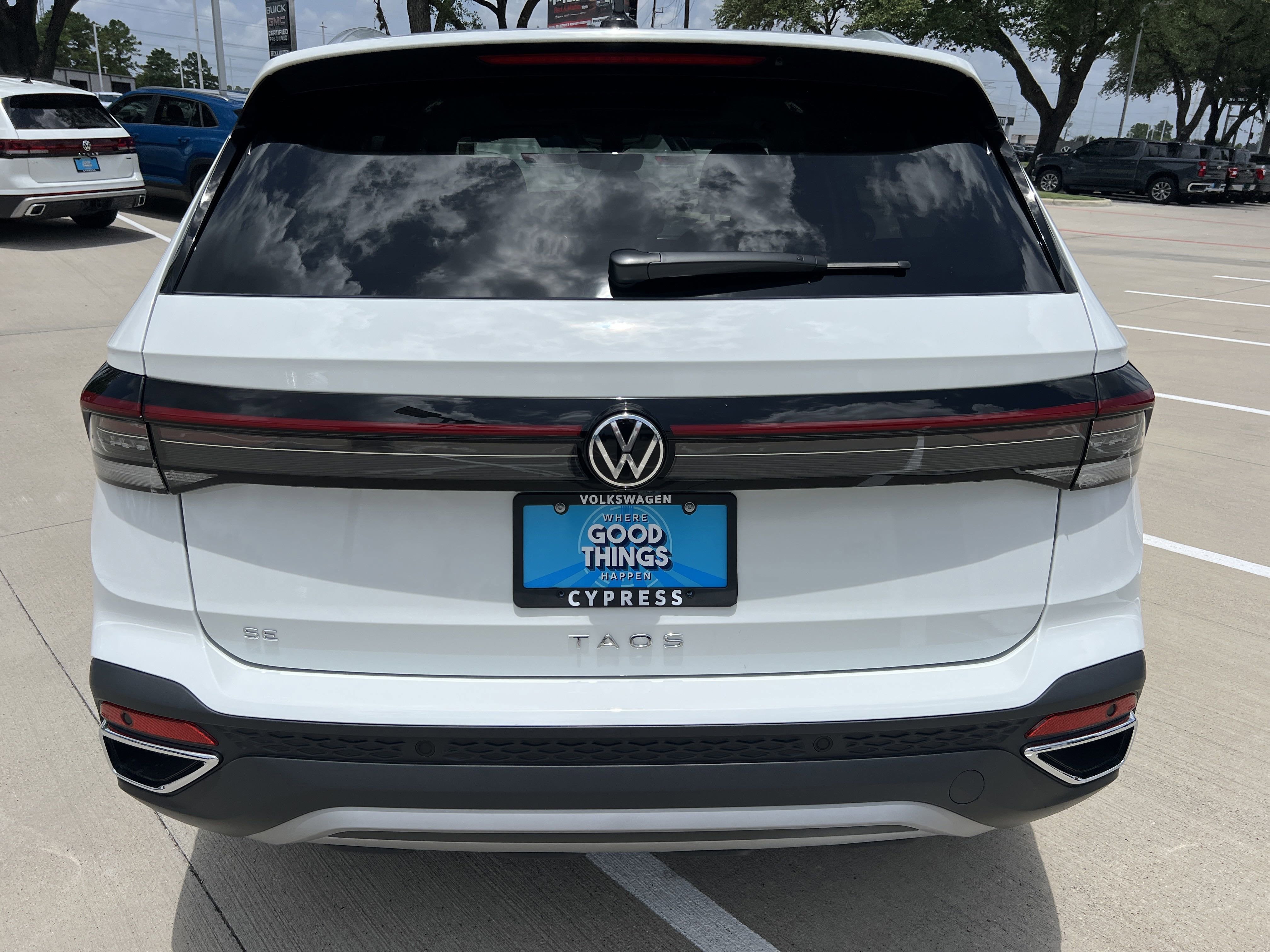 2025 Volkswagen Taos SE