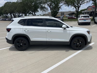 2025 Volkswagen Taos SE