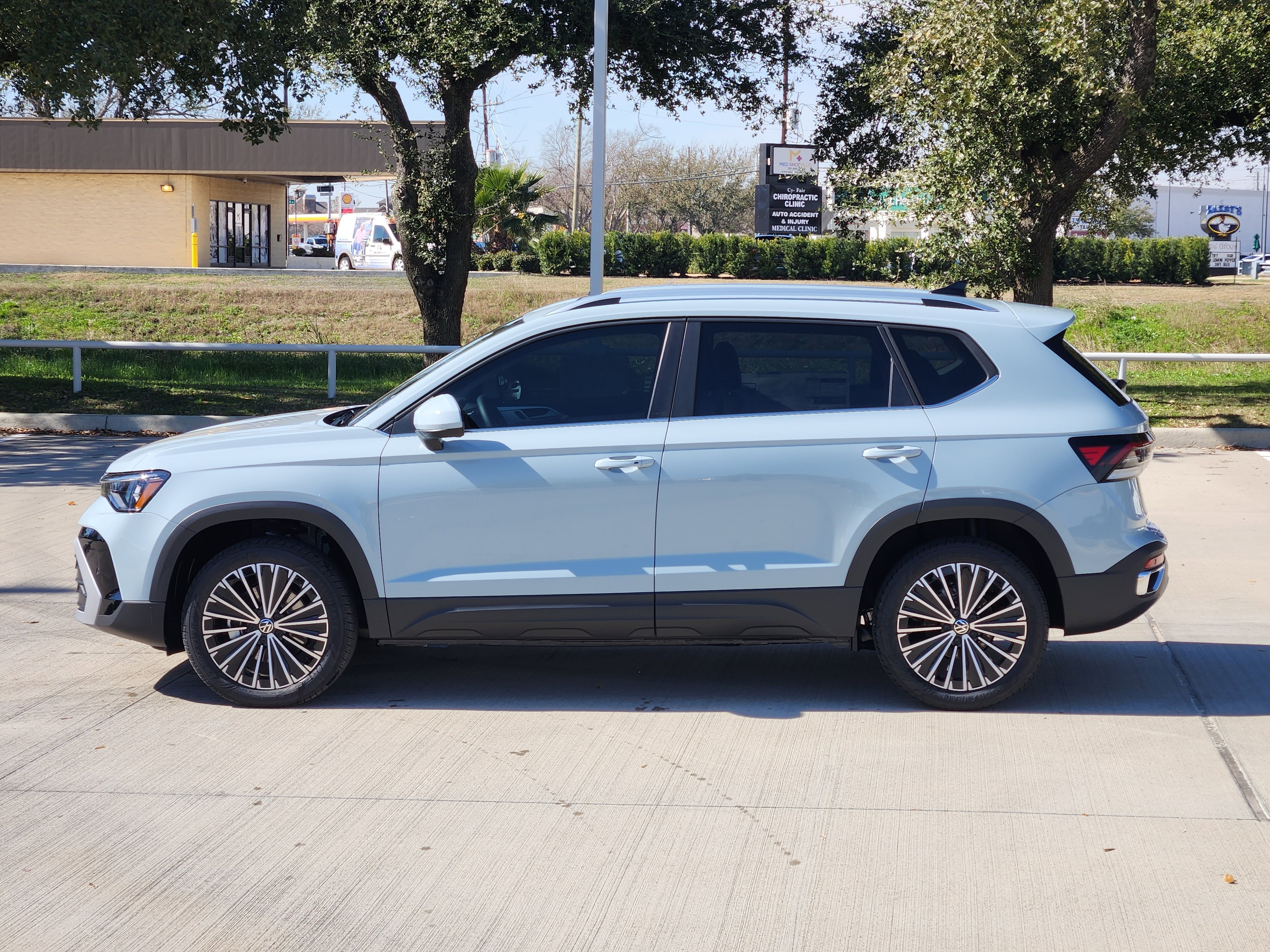 2026 Volkswagen Taos SE