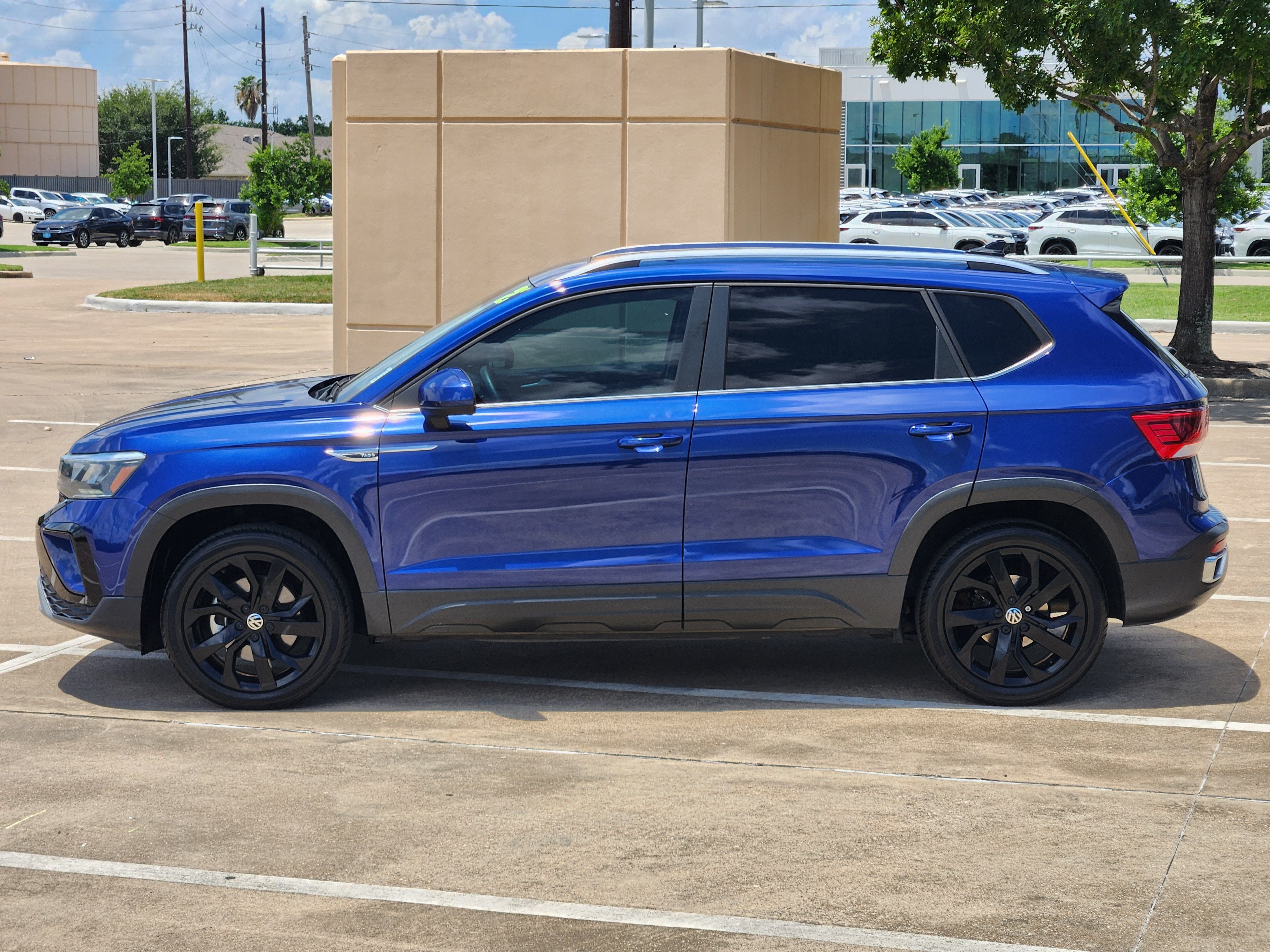 2023 Volkswagen Taos SE