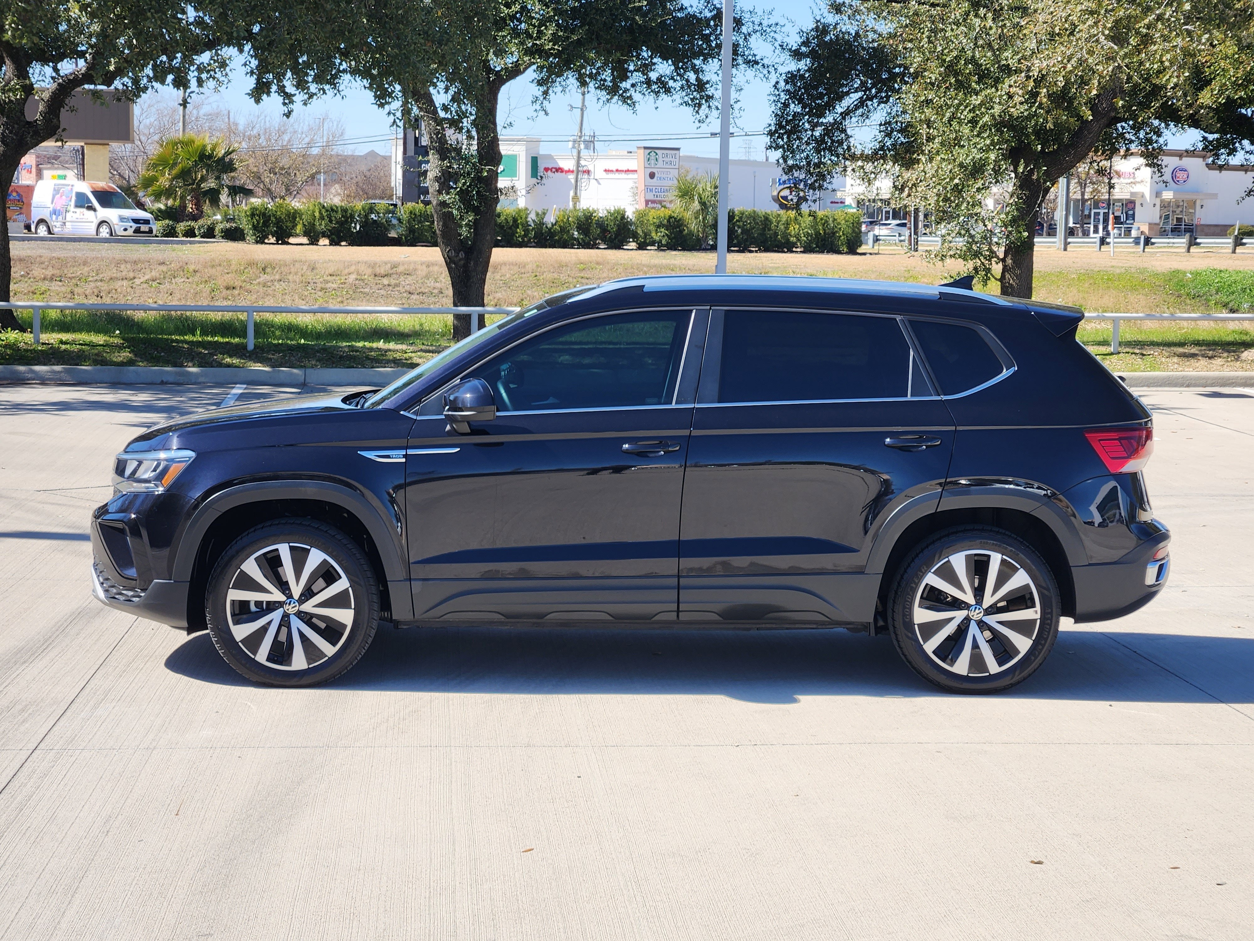 2023 Volkswagen Taos SE