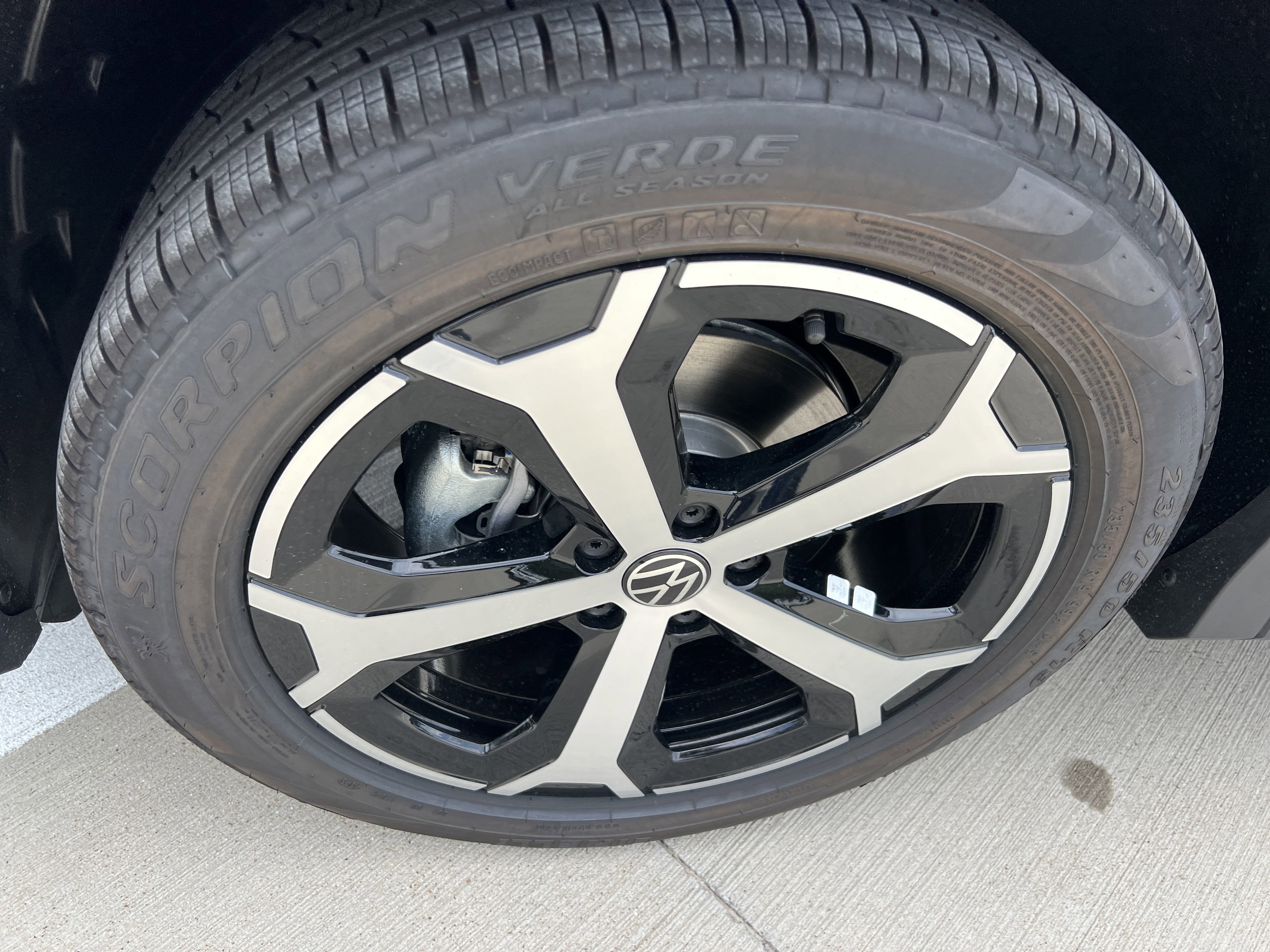 2025 Volkswagen Tiguan SE