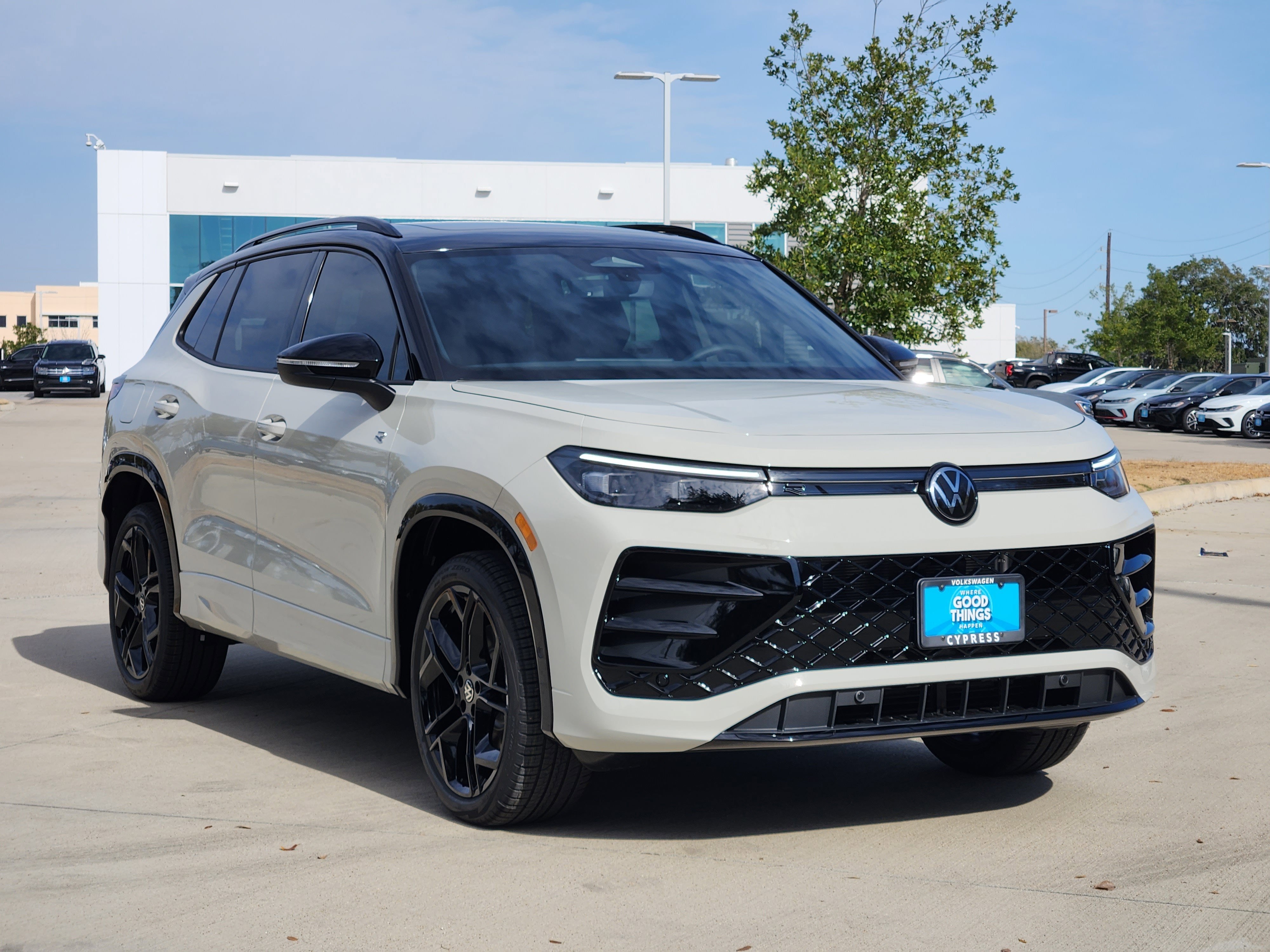 2026 Volkswagen Tiguan SE R-Line Black