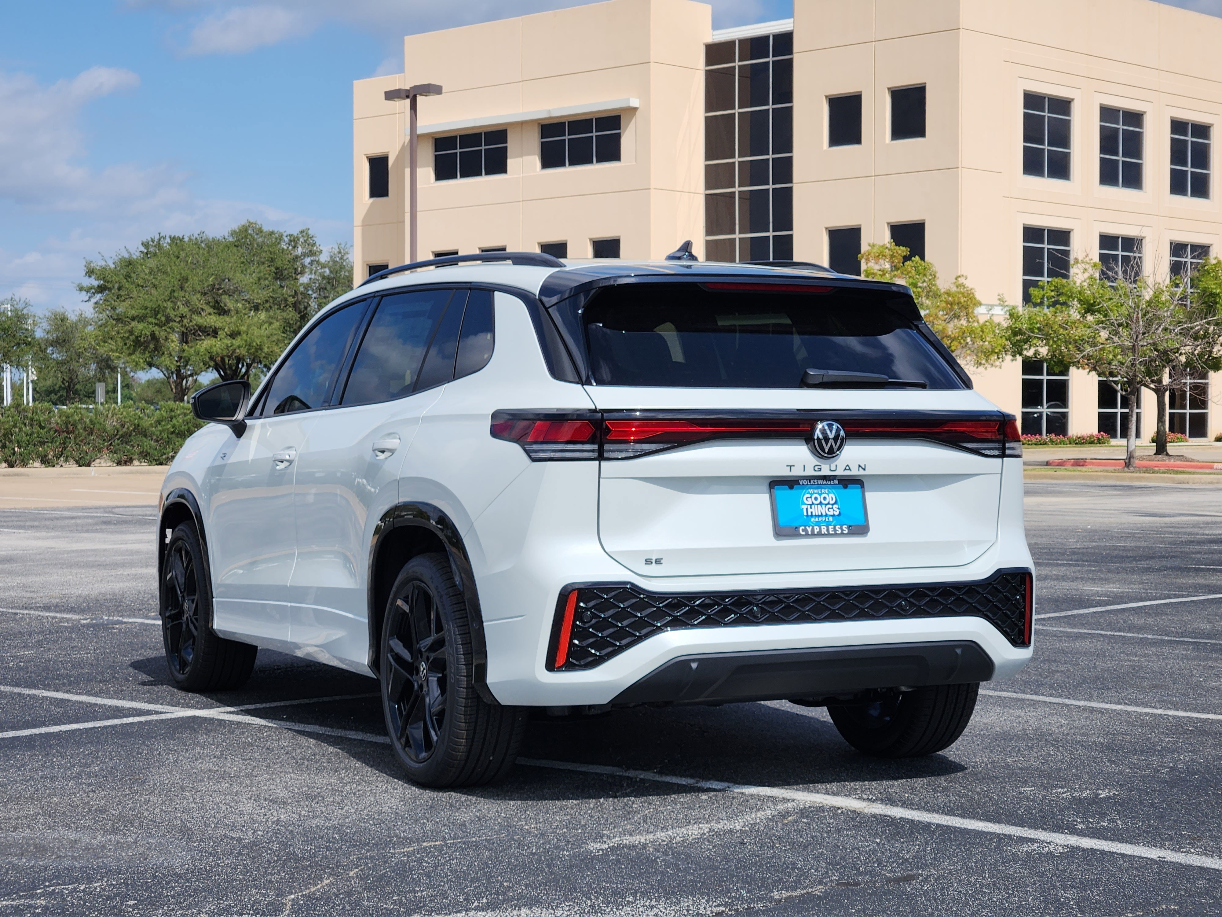 2026 Volkswagen Tiguan SE R-Line Black