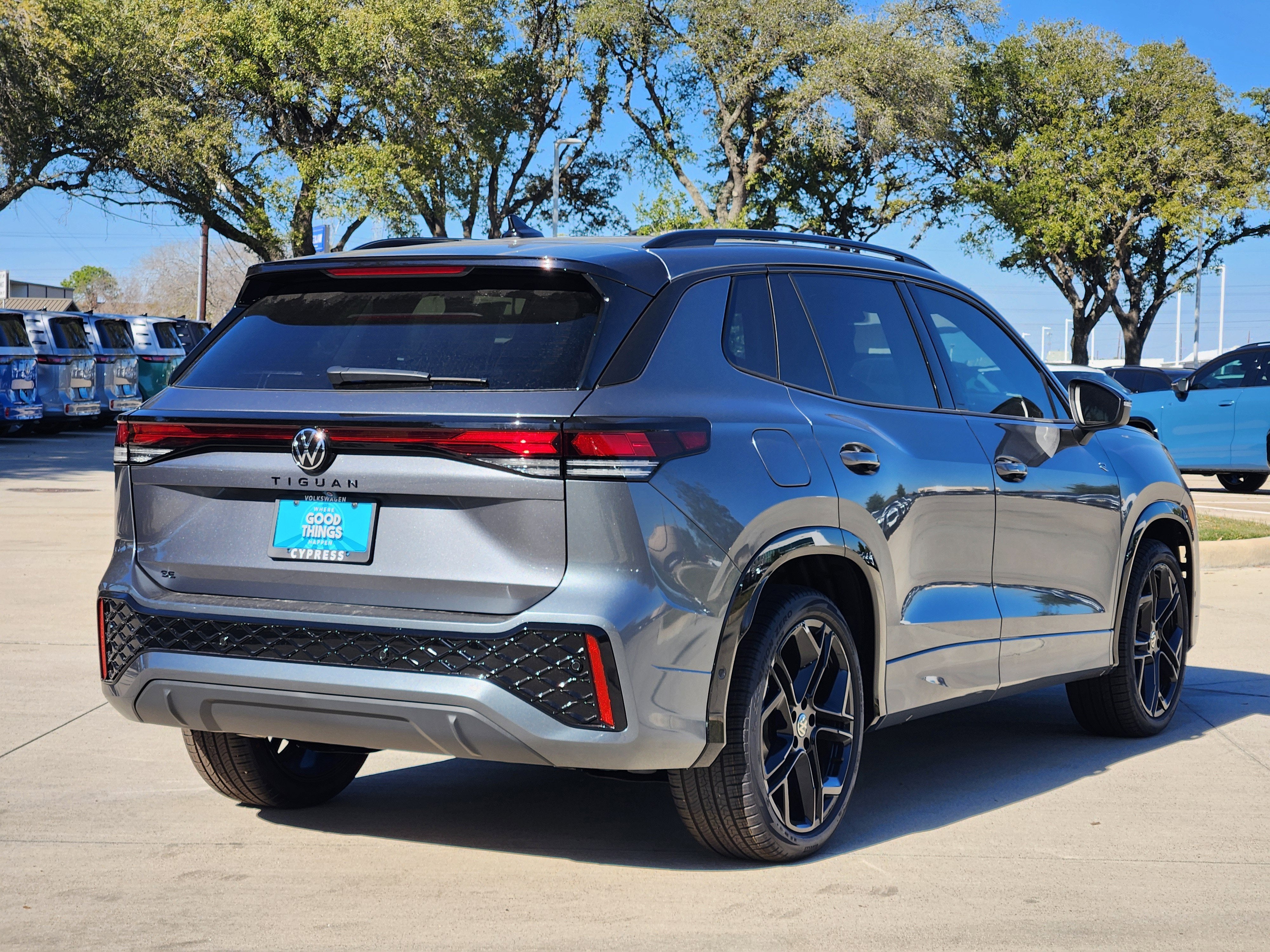 2026 Volkswagen Tiguan SE R-Line Black