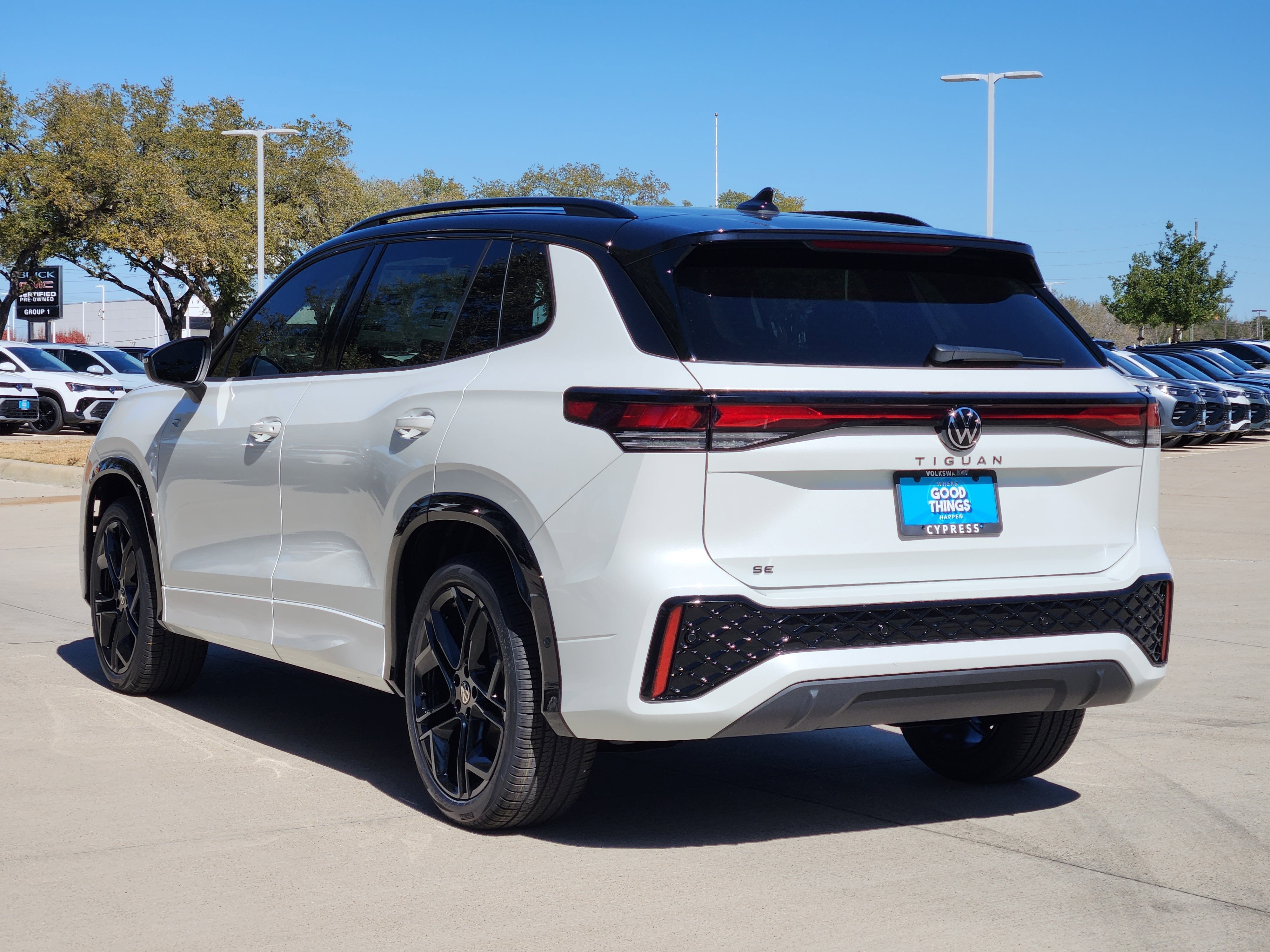 2026 Volkswagen Tiguan SE R-Line Black