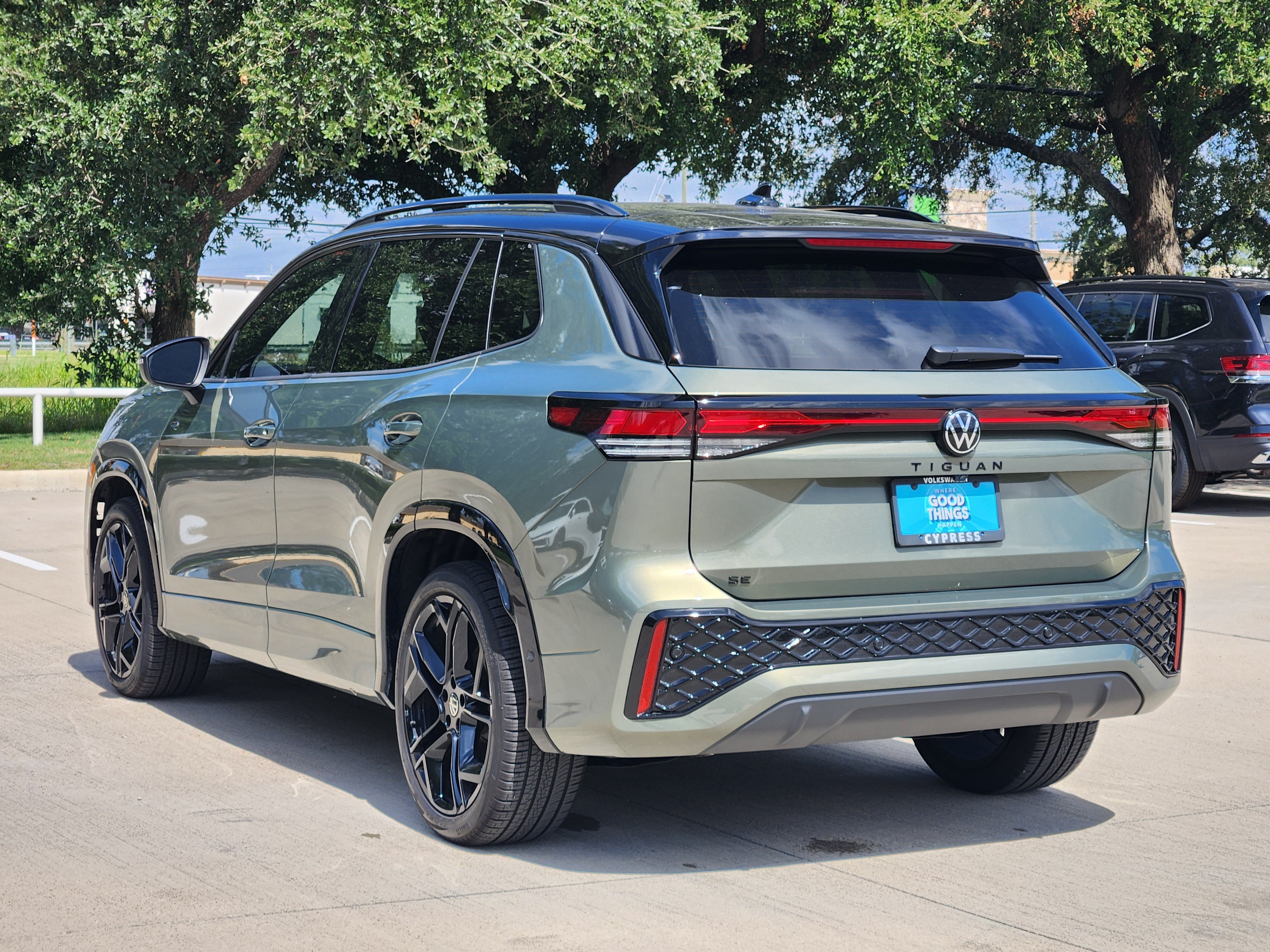 2026 Volkswagen Tiguan SE R-Line Black