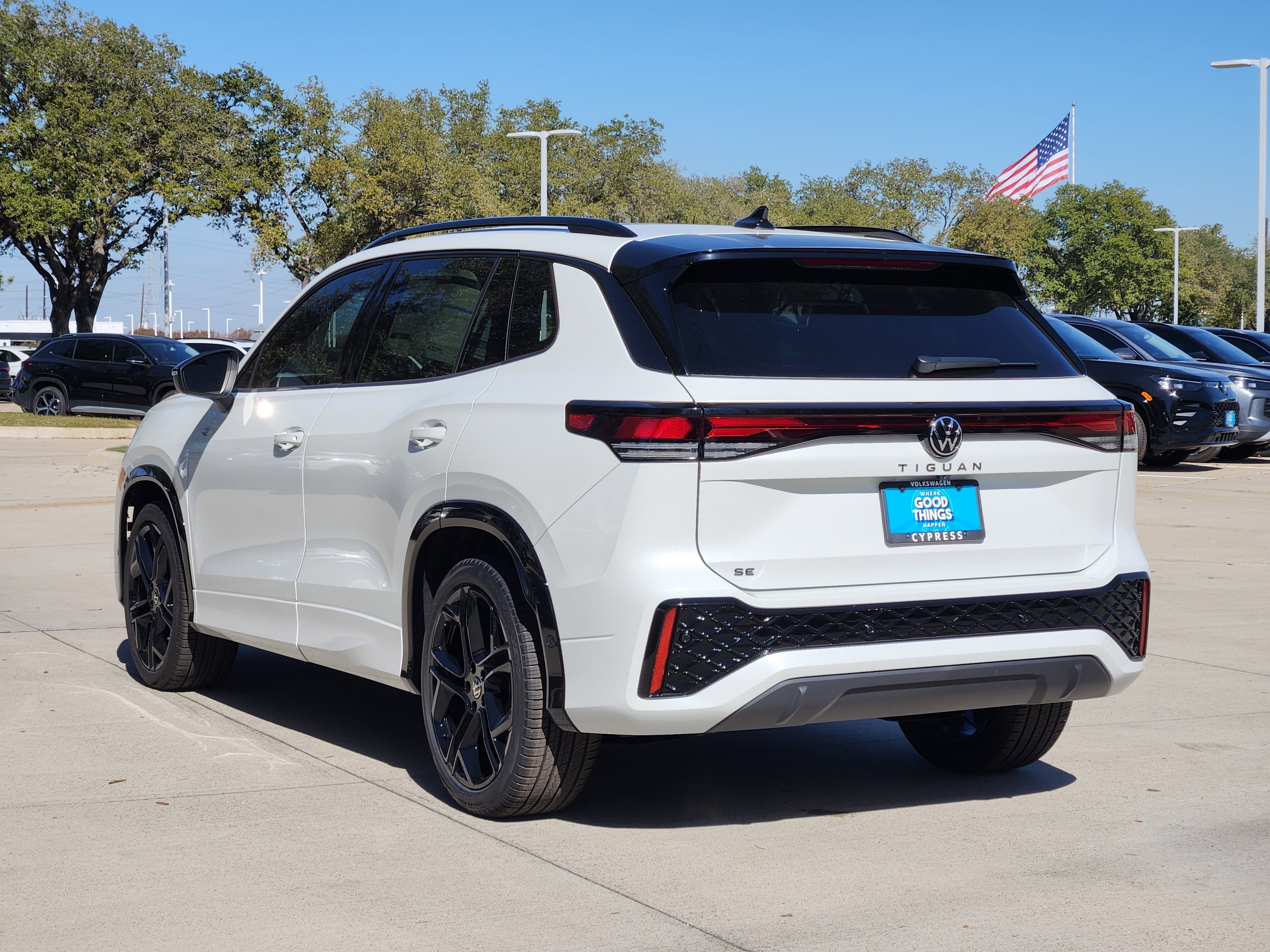2026 Volkswagen Tiguan SE R-Line Black