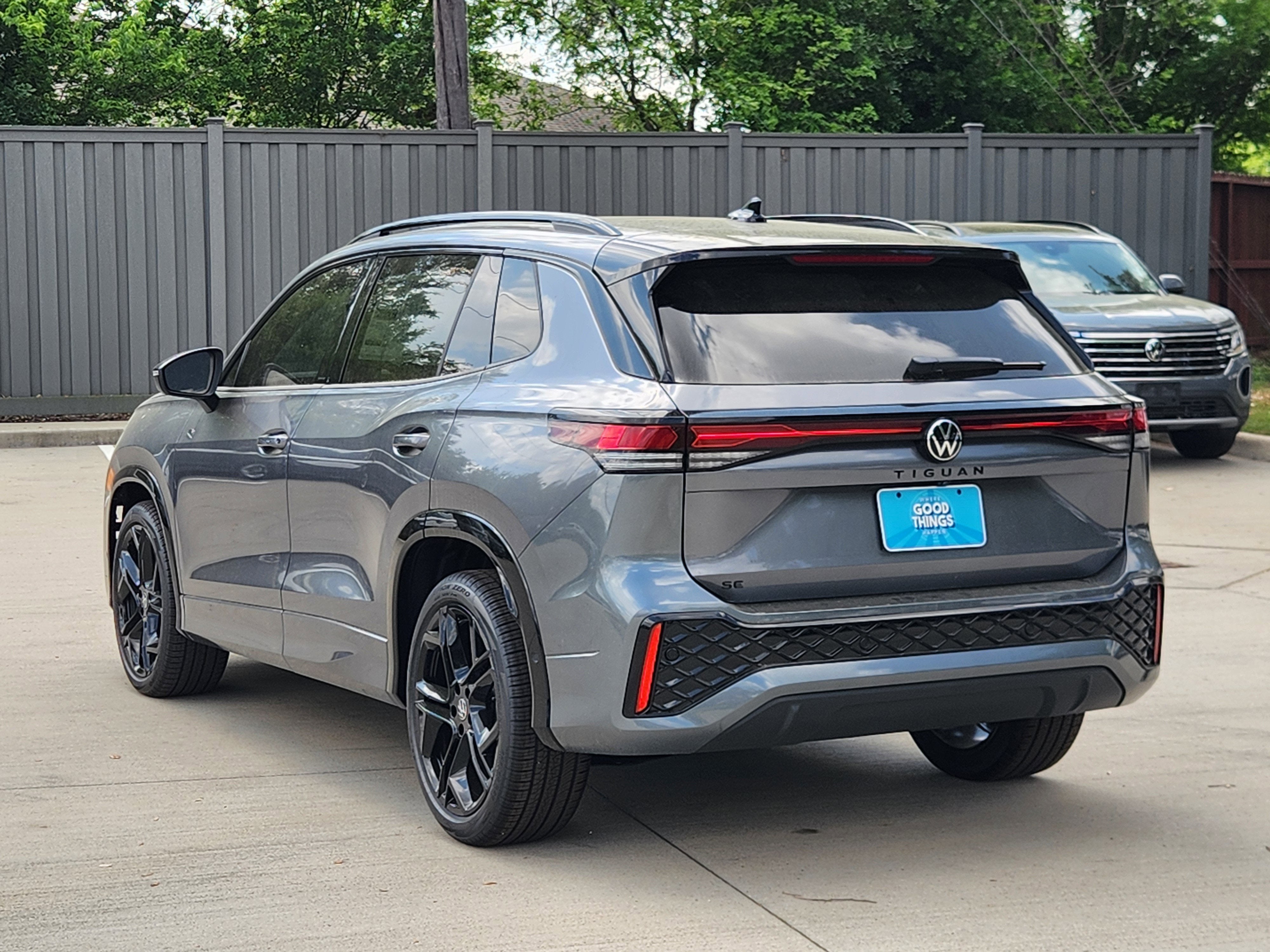 2026 Volkswagen Tiguan SE R-Line Black