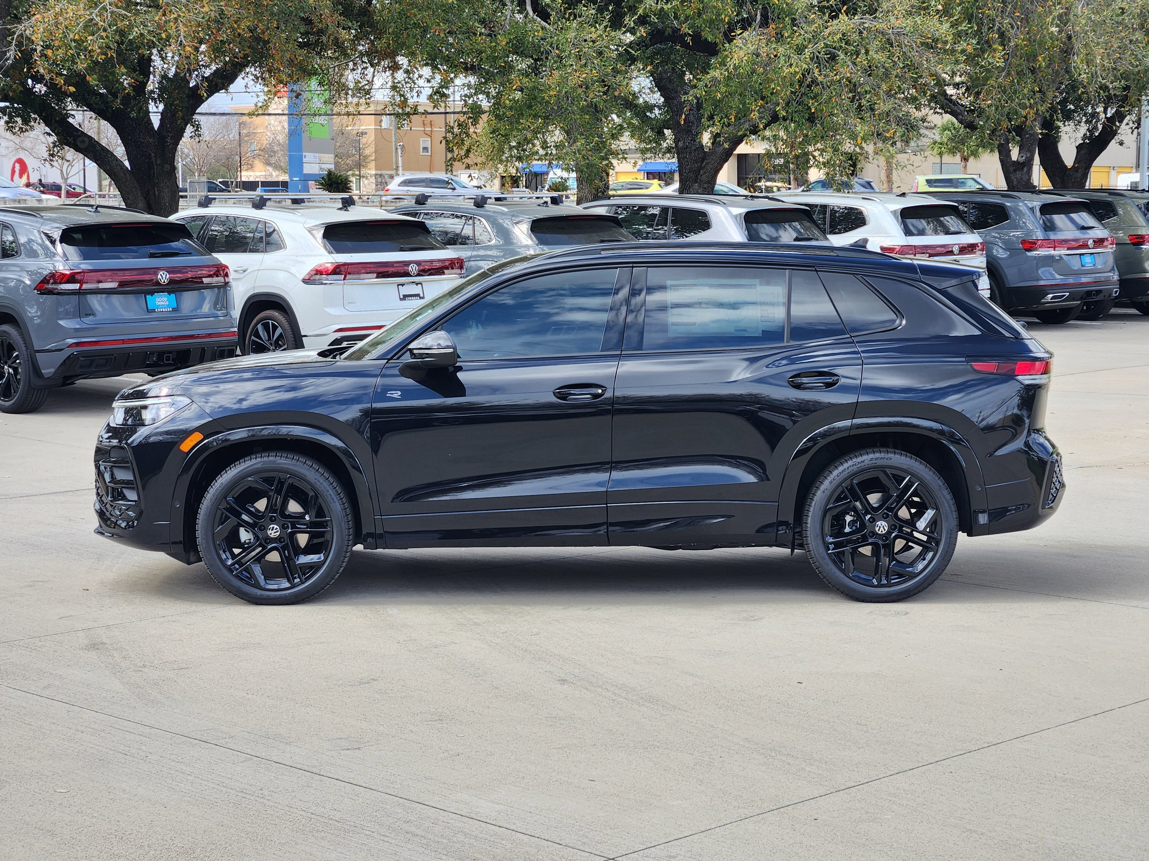 2026 Volkswagen Tiguan SE R-Line Black