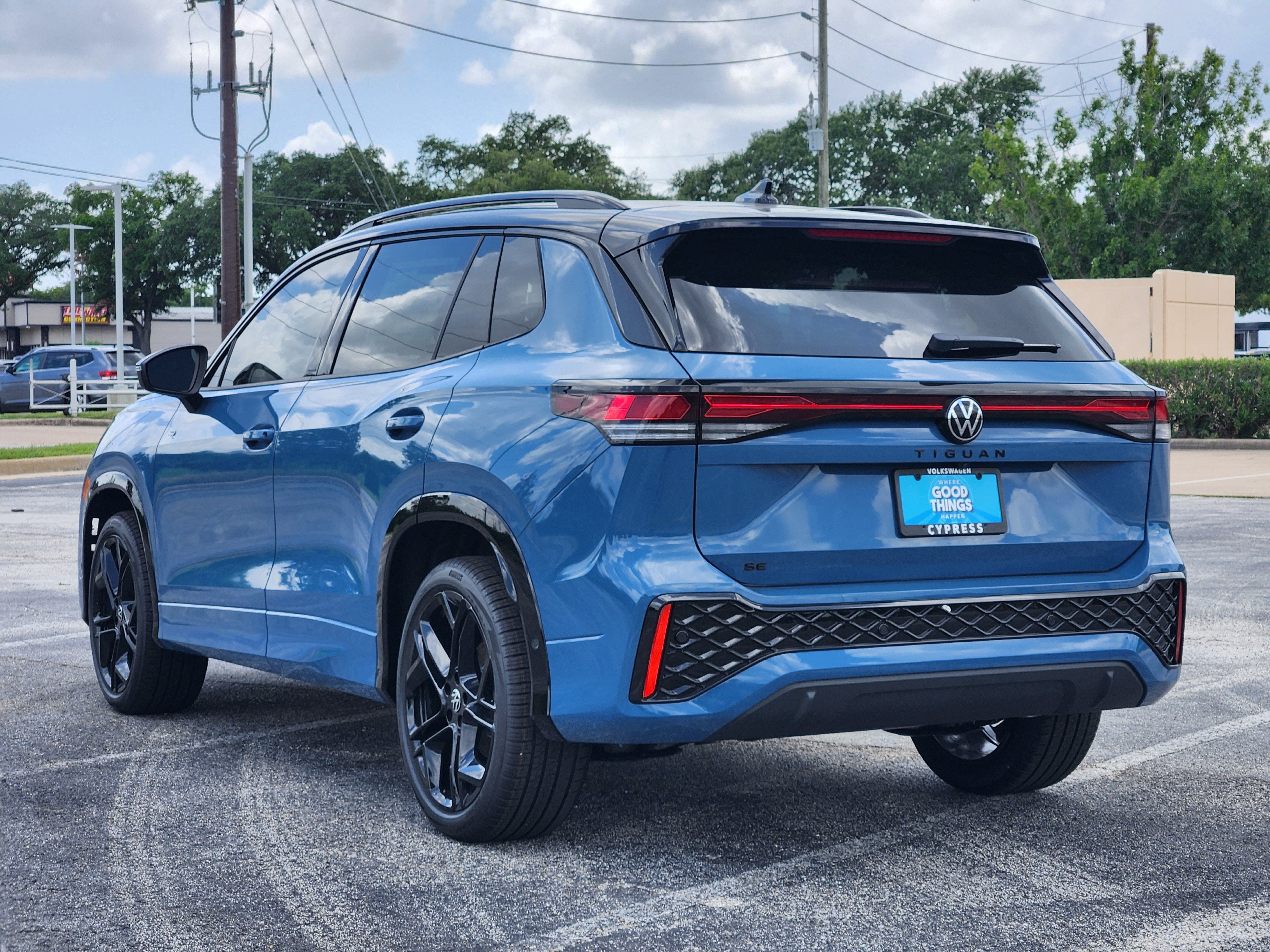 2026 Volkswagen Tiguan SE R-Line Black