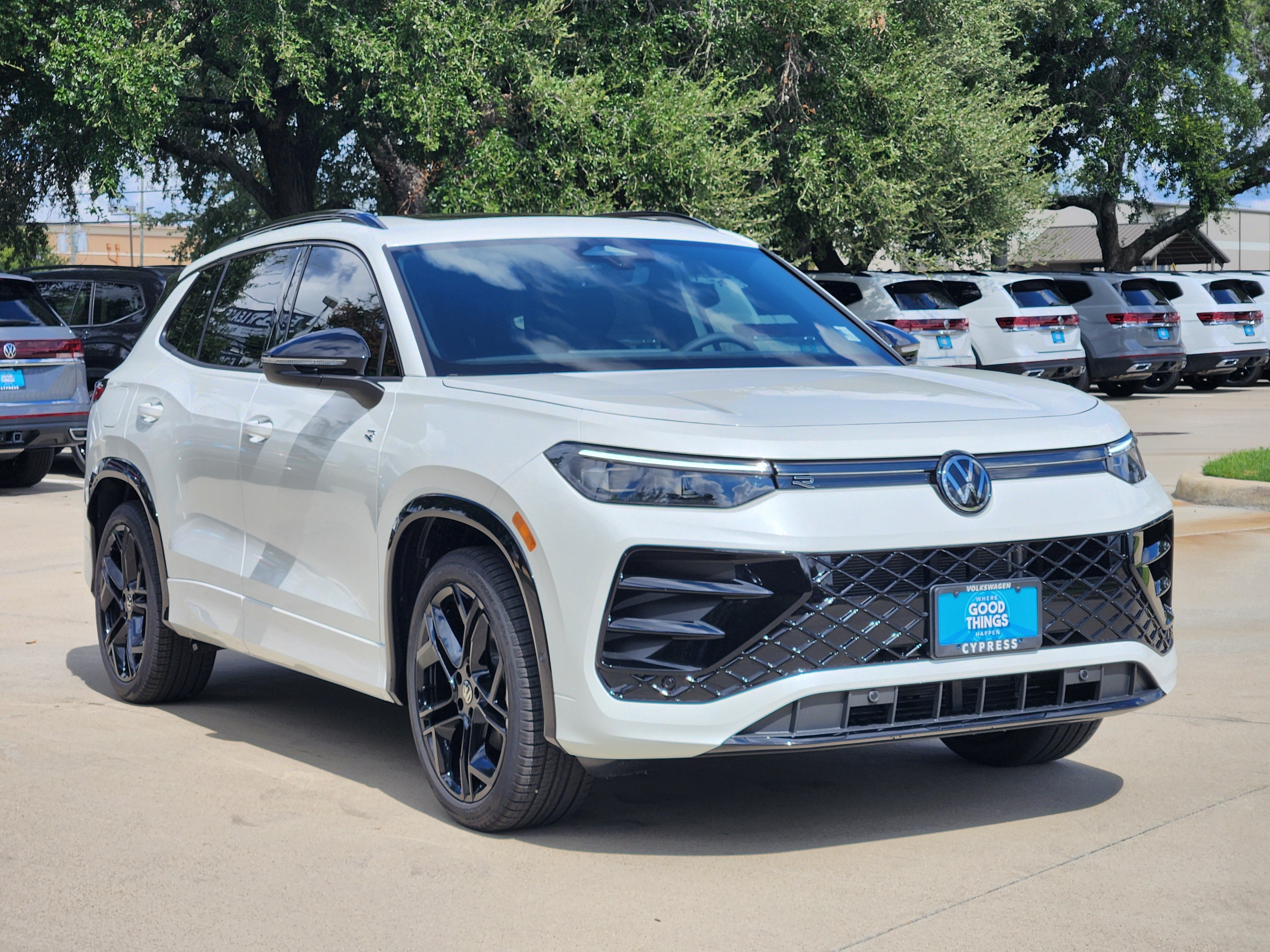 2026 Volkswagen Tiguan SE R-Line Black