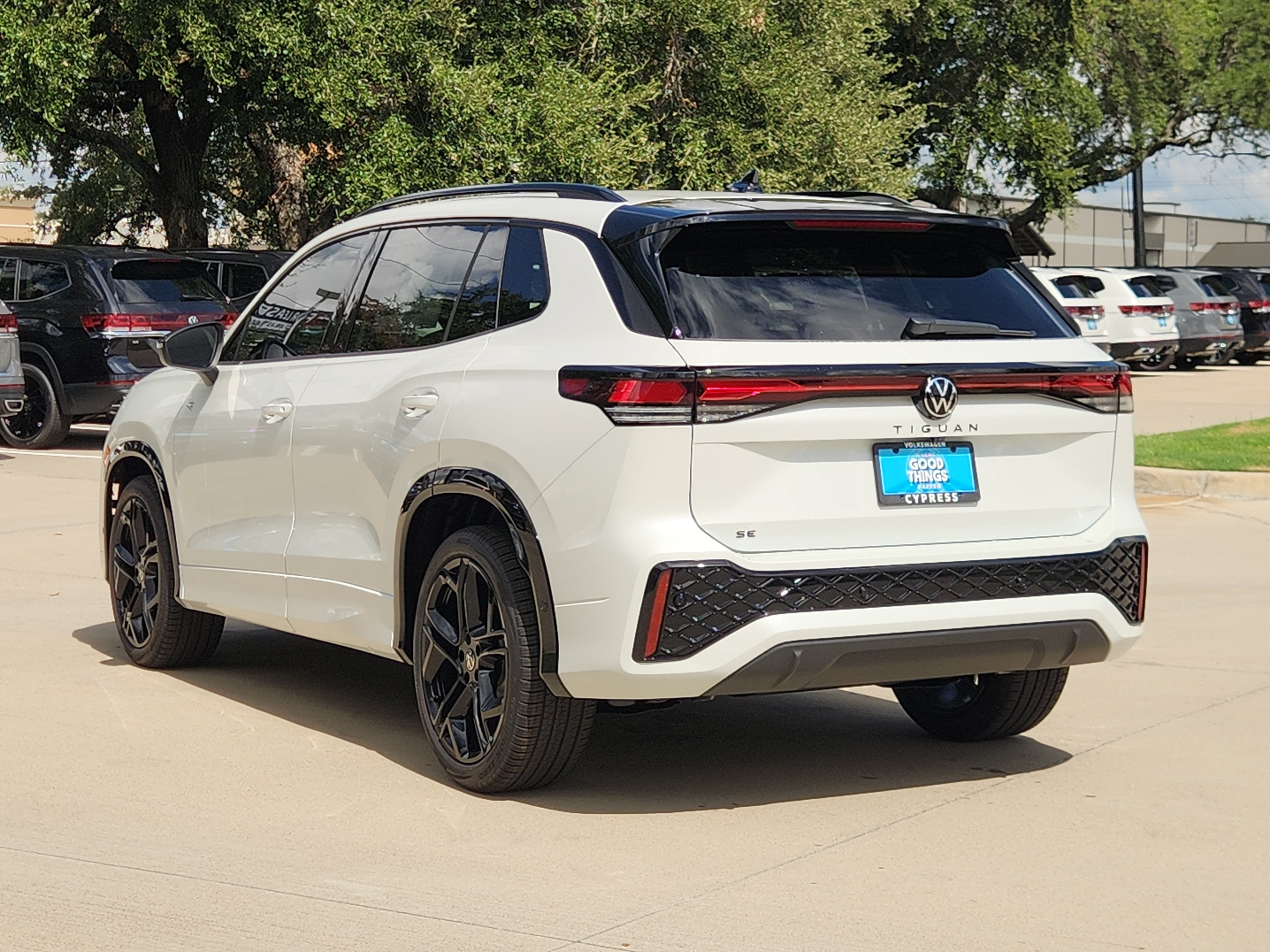 2026 Volkswagen Tiguan SE R-Line Black