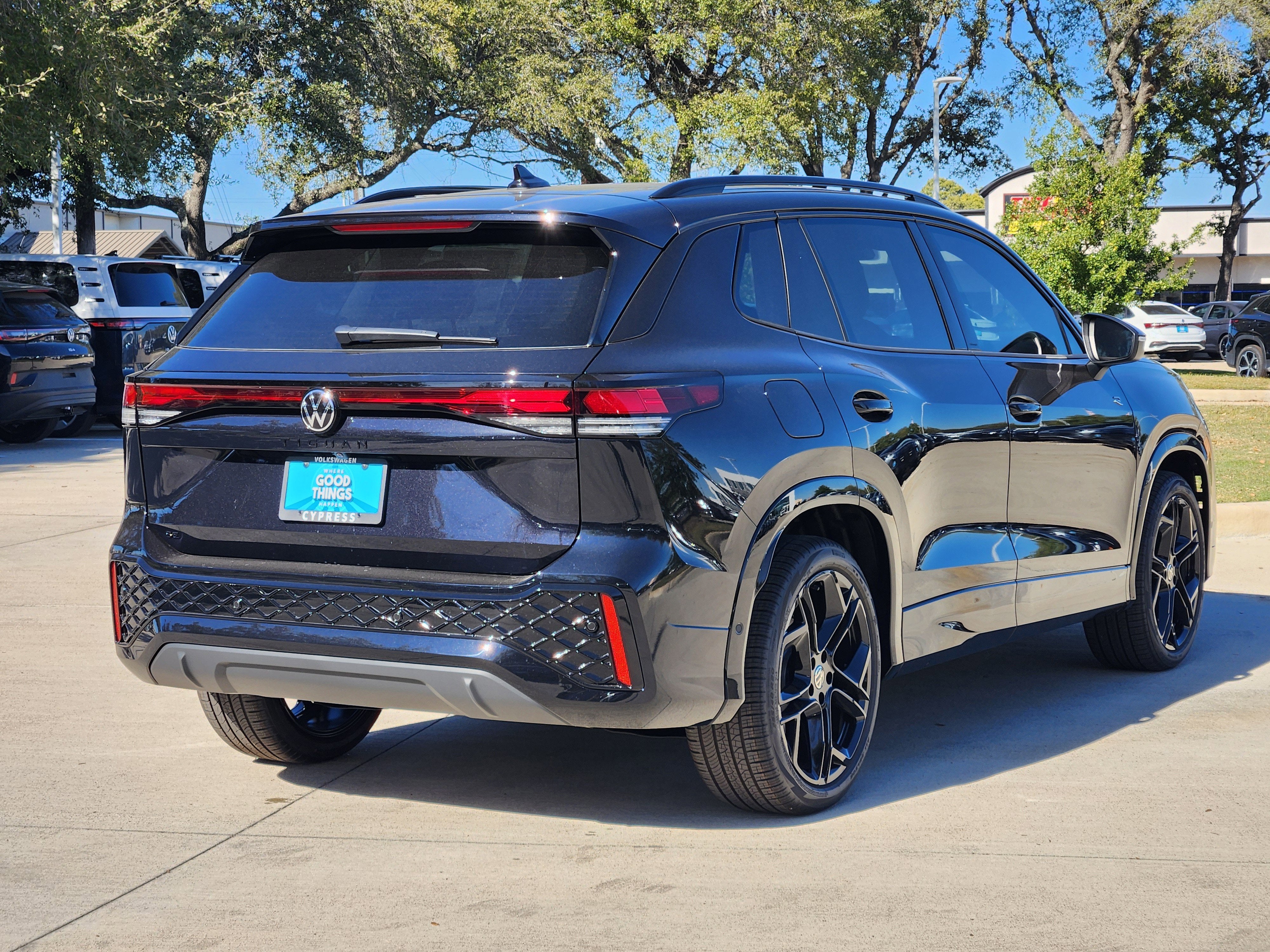 2026 Volkswagen Tiguan SE R-Line Black