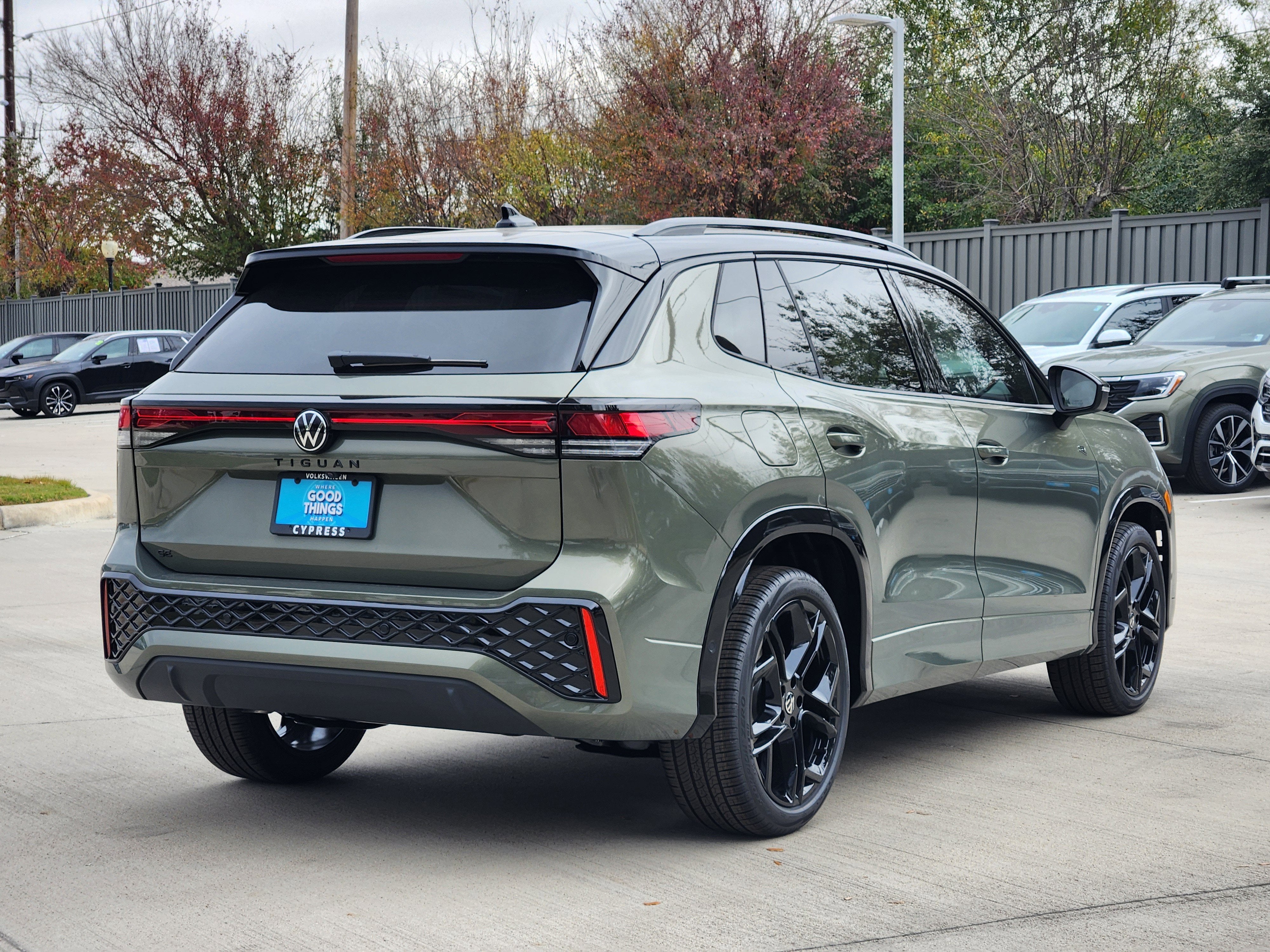 2026 Volkswagen Tiguan SE R-Line Black