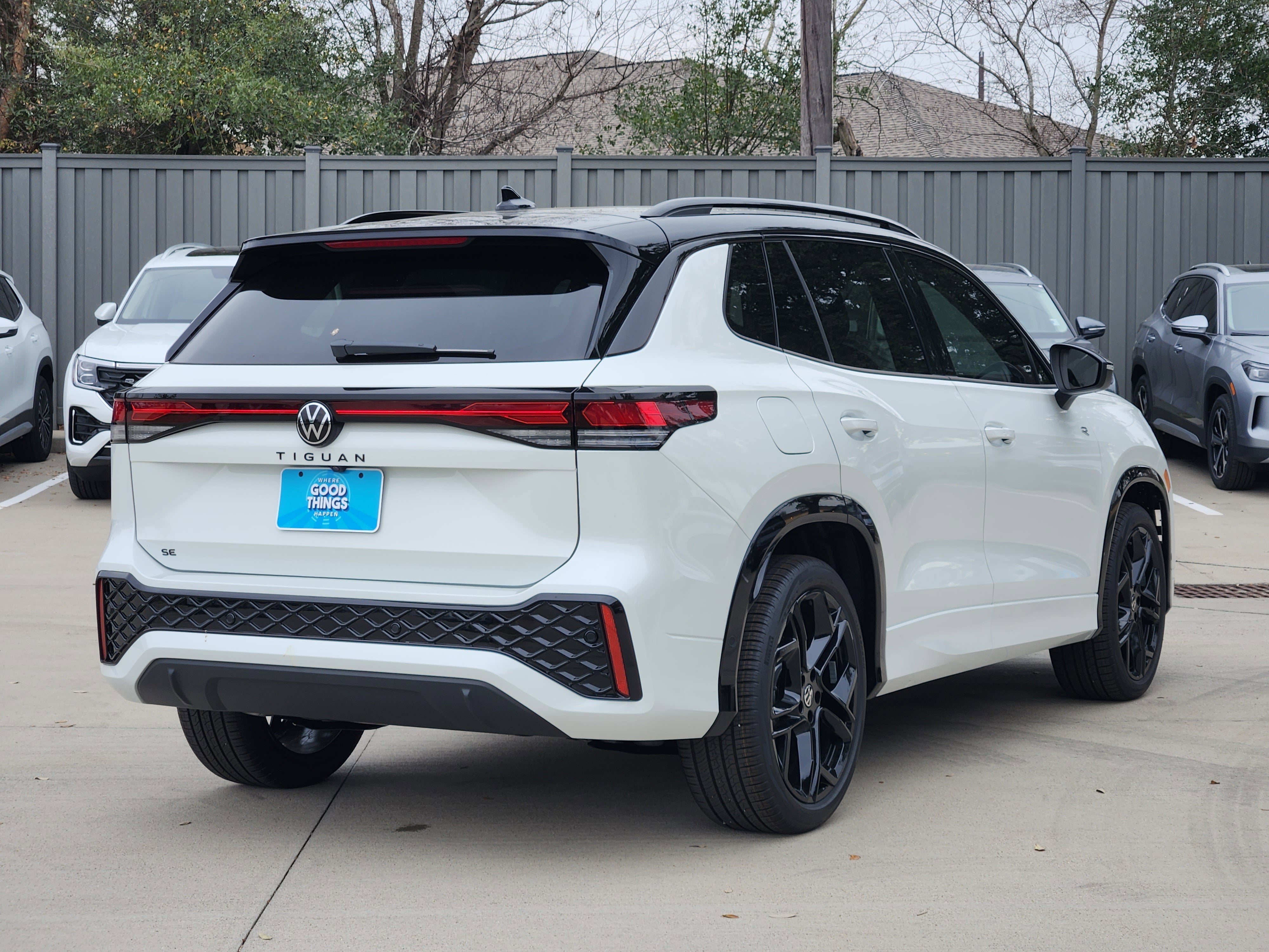 2026 Volkswagen Tiguan SE R-Line Black