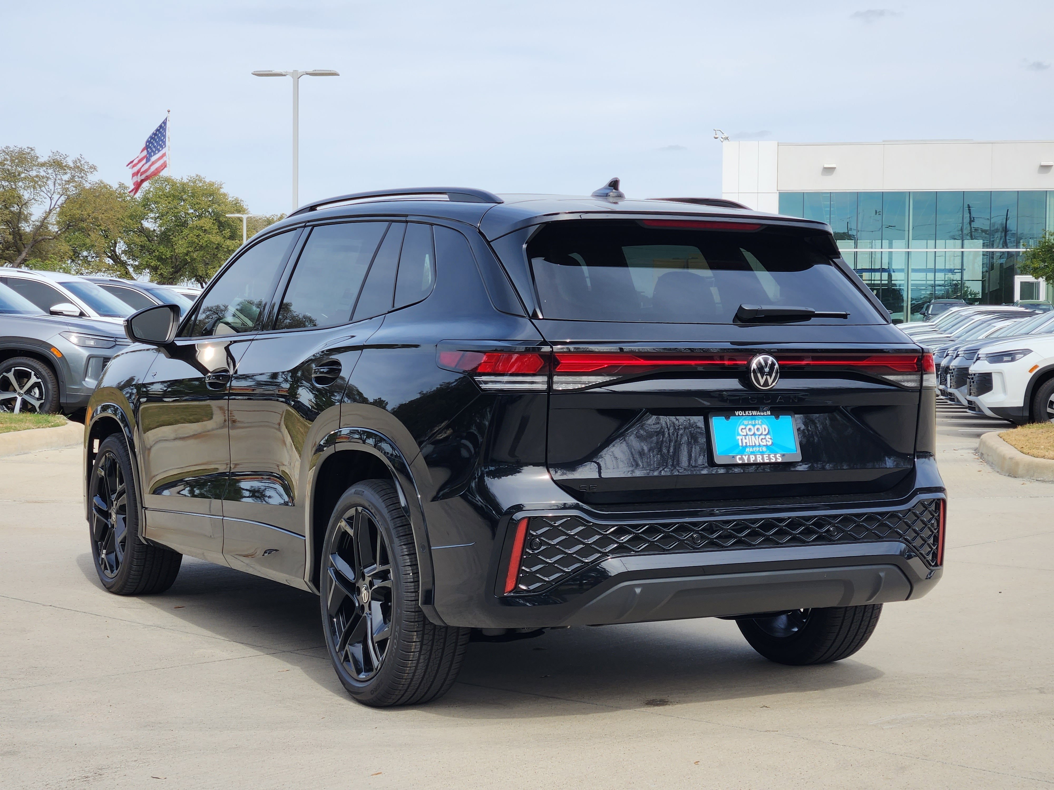 2026 Volkswagen Tiguan SE R-Line Black