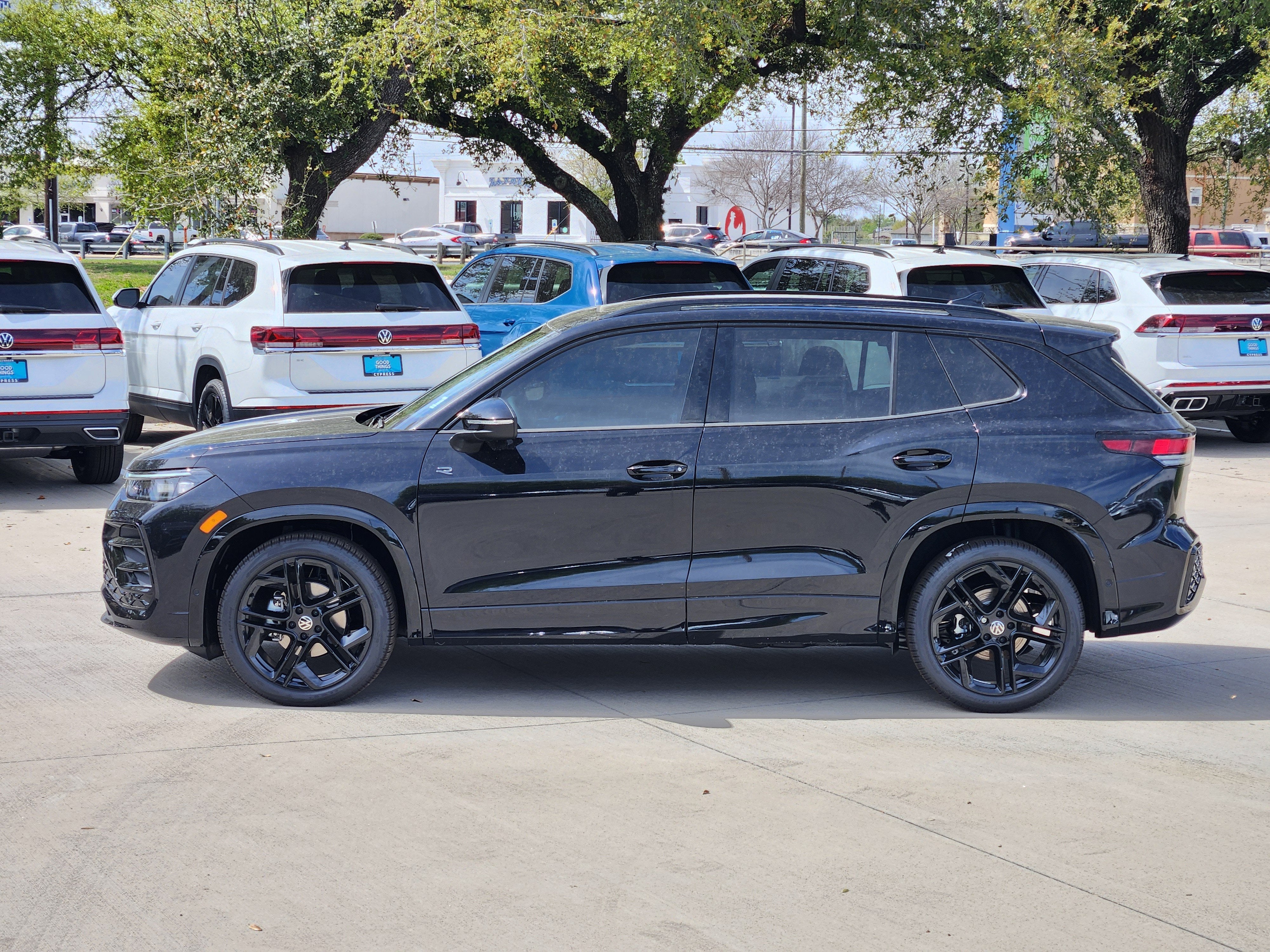 2026 Volkswagen Tiguan SE R-Line Black