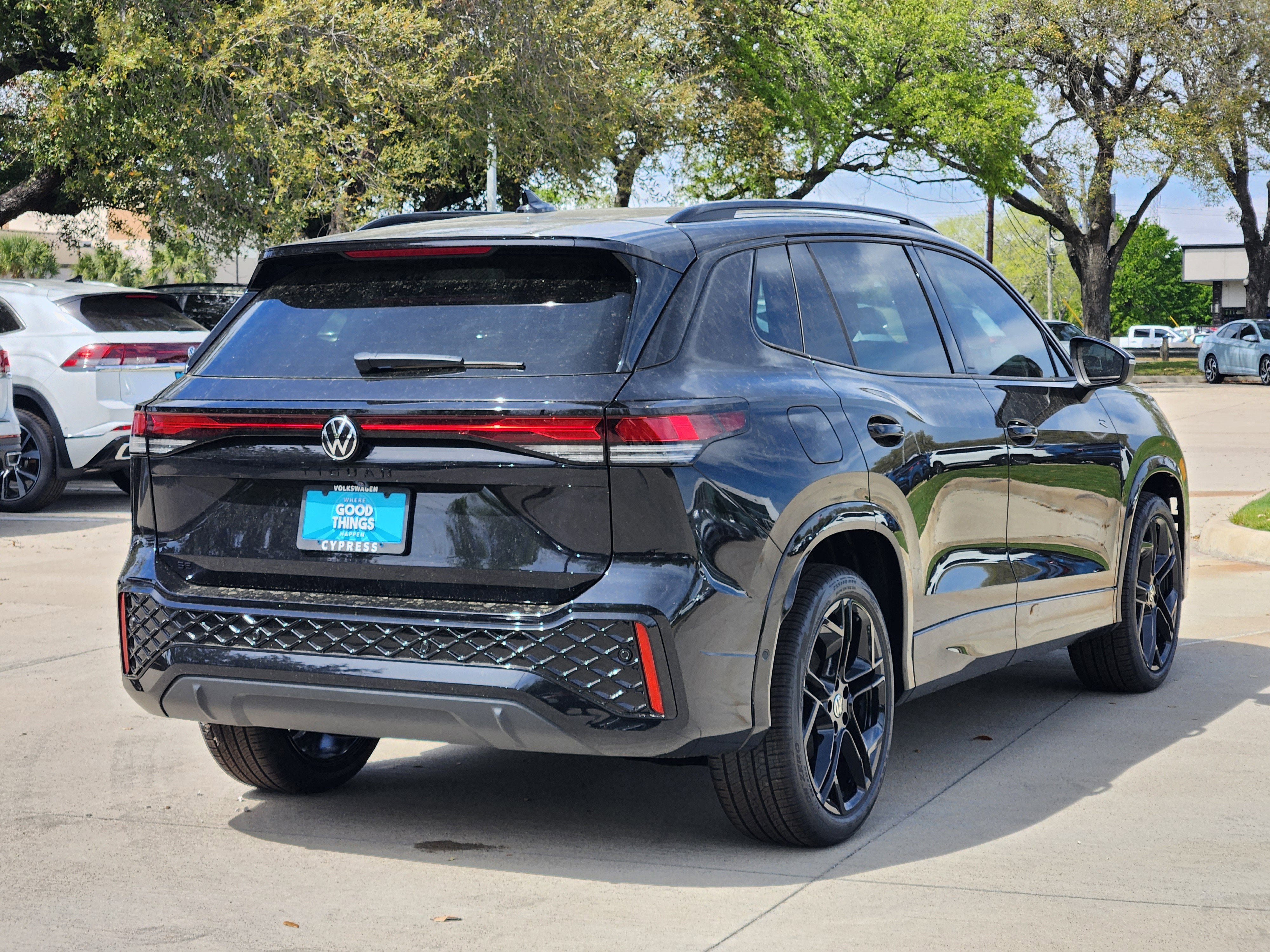 2026 Volkswagen Tiguan SE R-Line Black