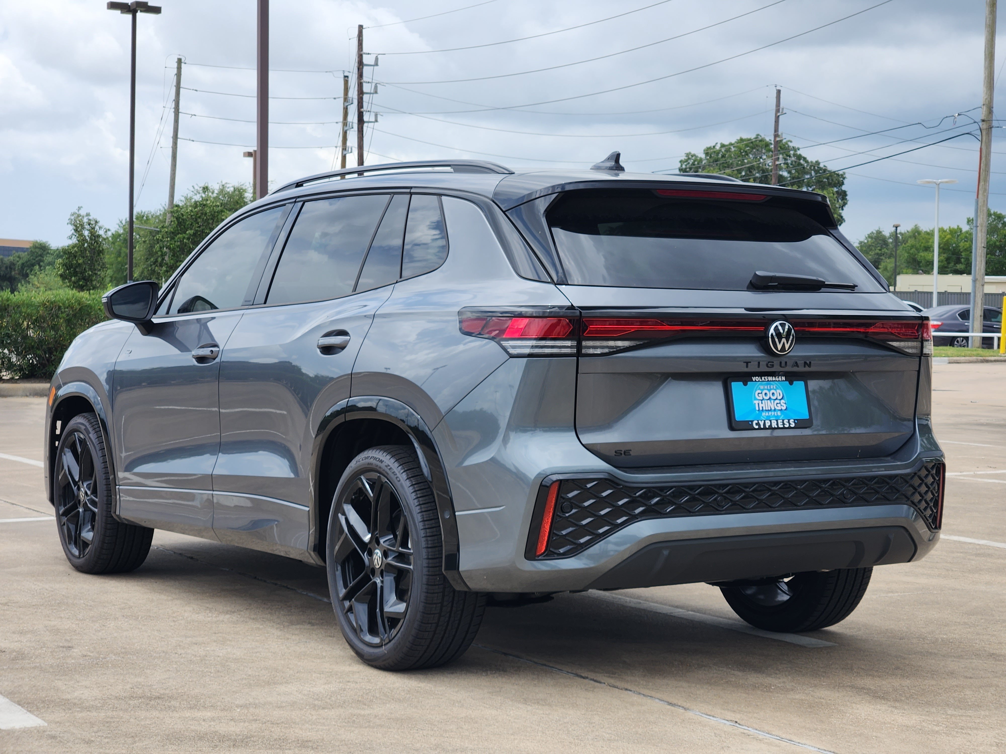 2026 Volkswagen Tiguan SE R-Line Black