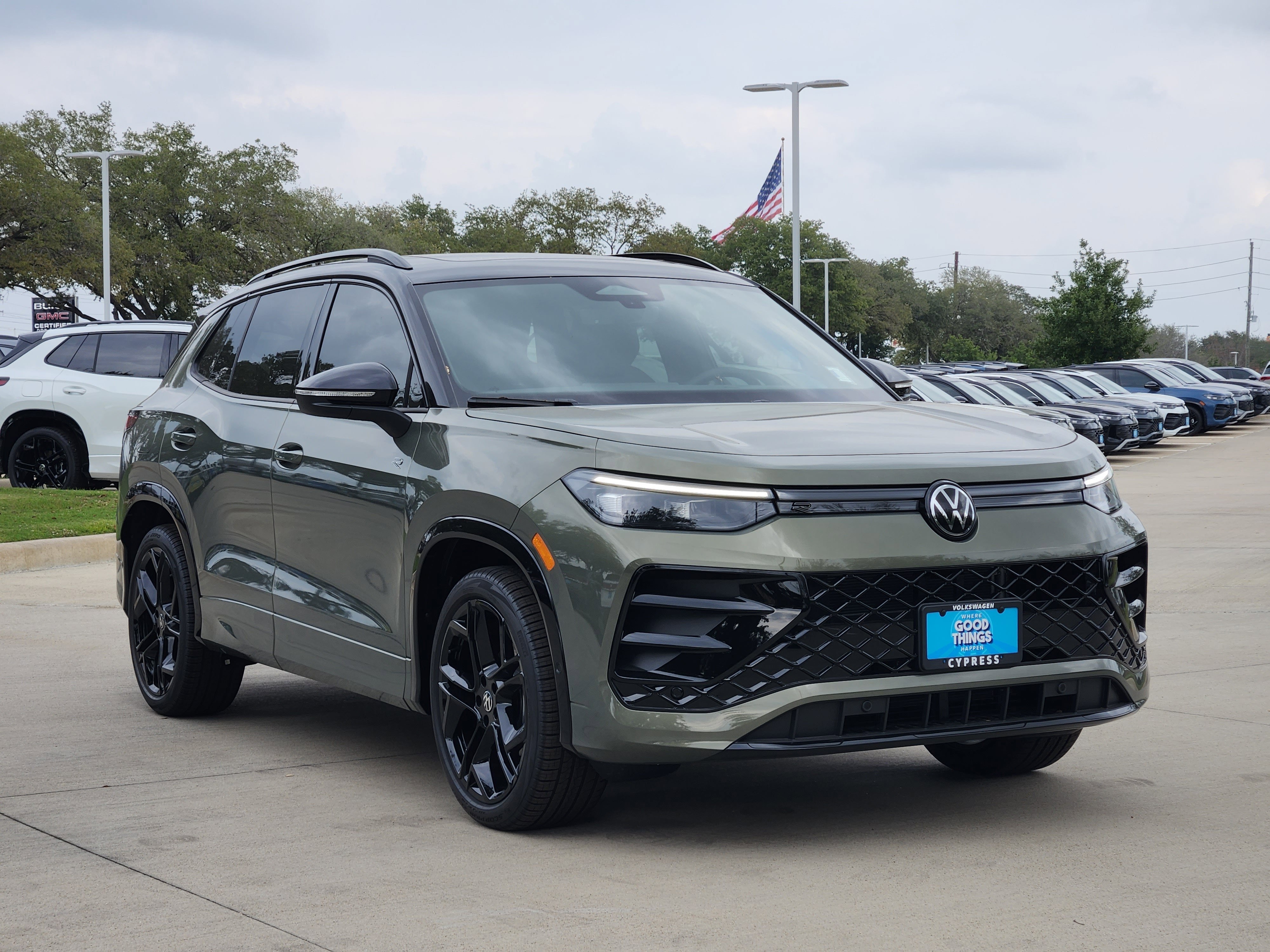 2026 Volkswagen Tiguan SE R-Line Black