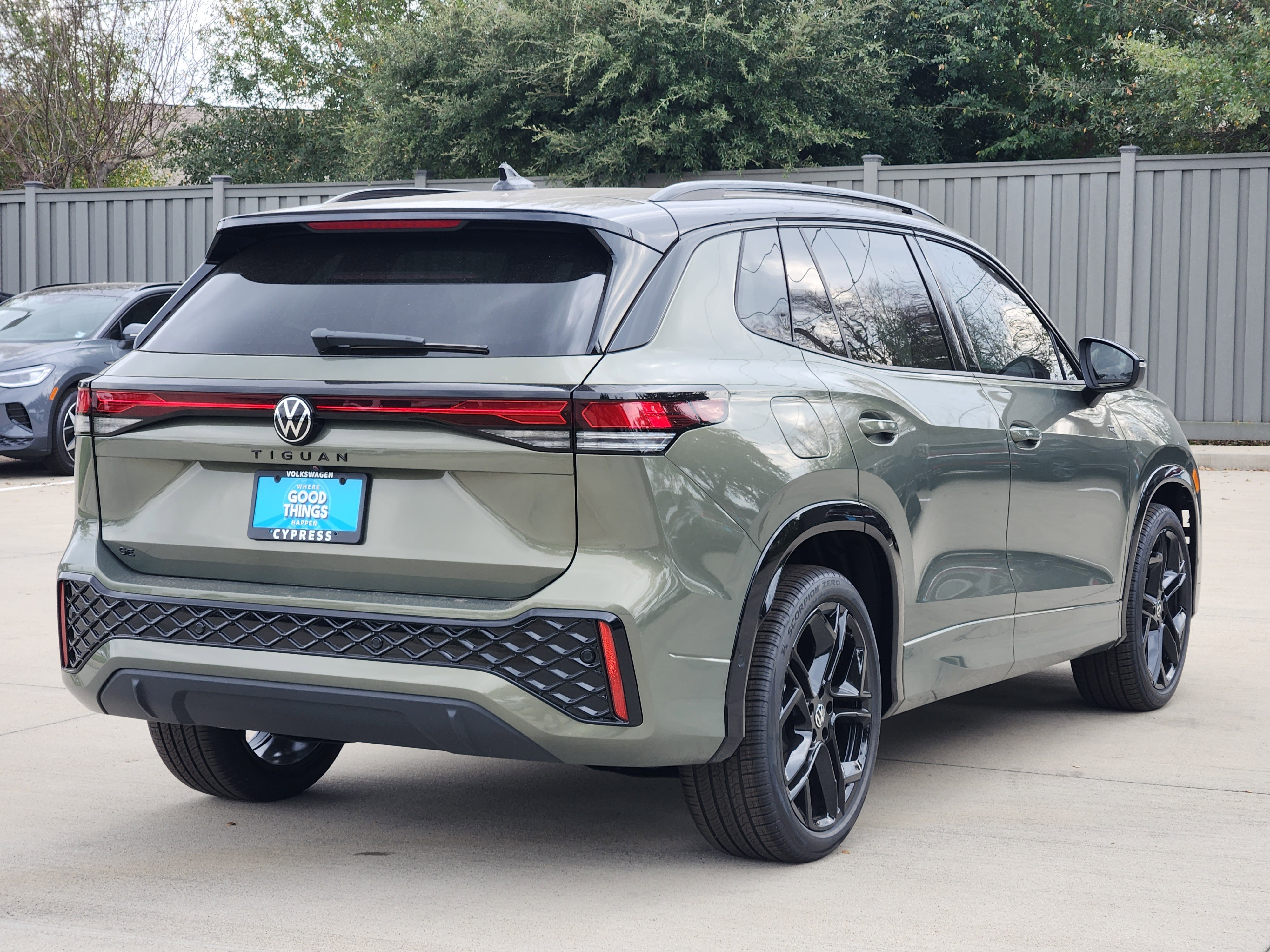 2026 Volkswagen Tiguan SE R-Line Black