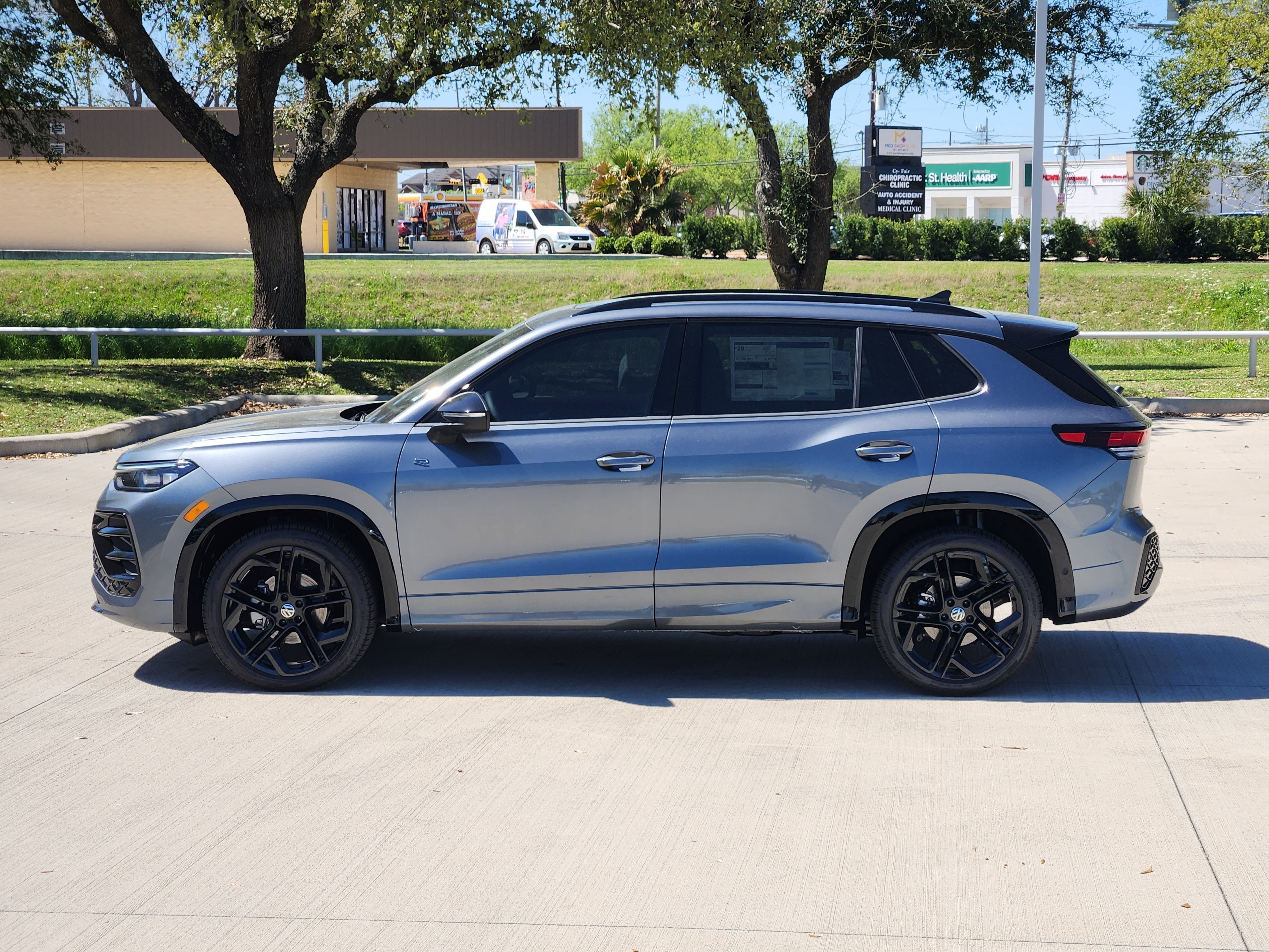 2026 Volkswagen Tiguan SE R-Line Black
