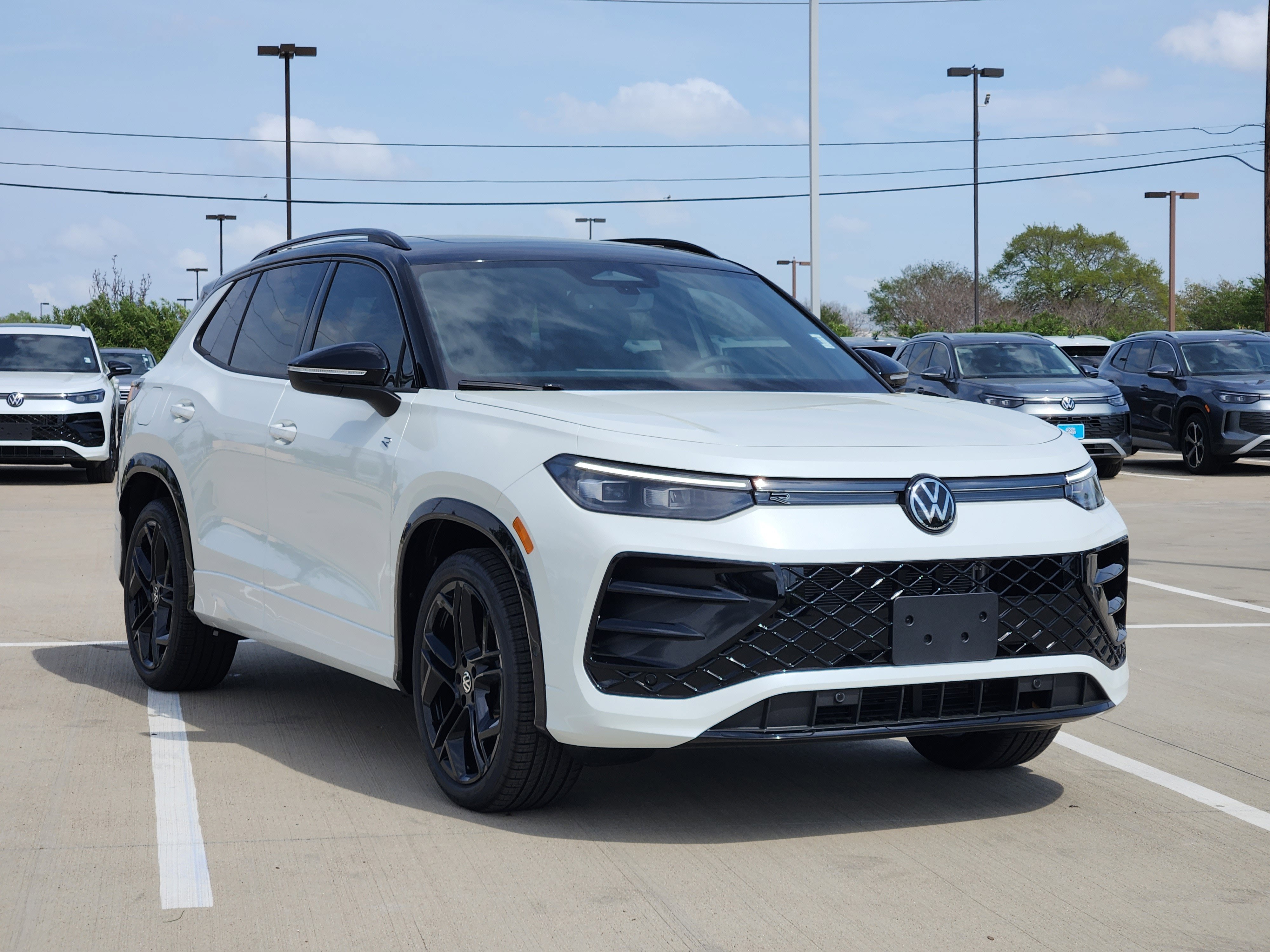 2026 Volkswagen Tiguan SE R-Line Black