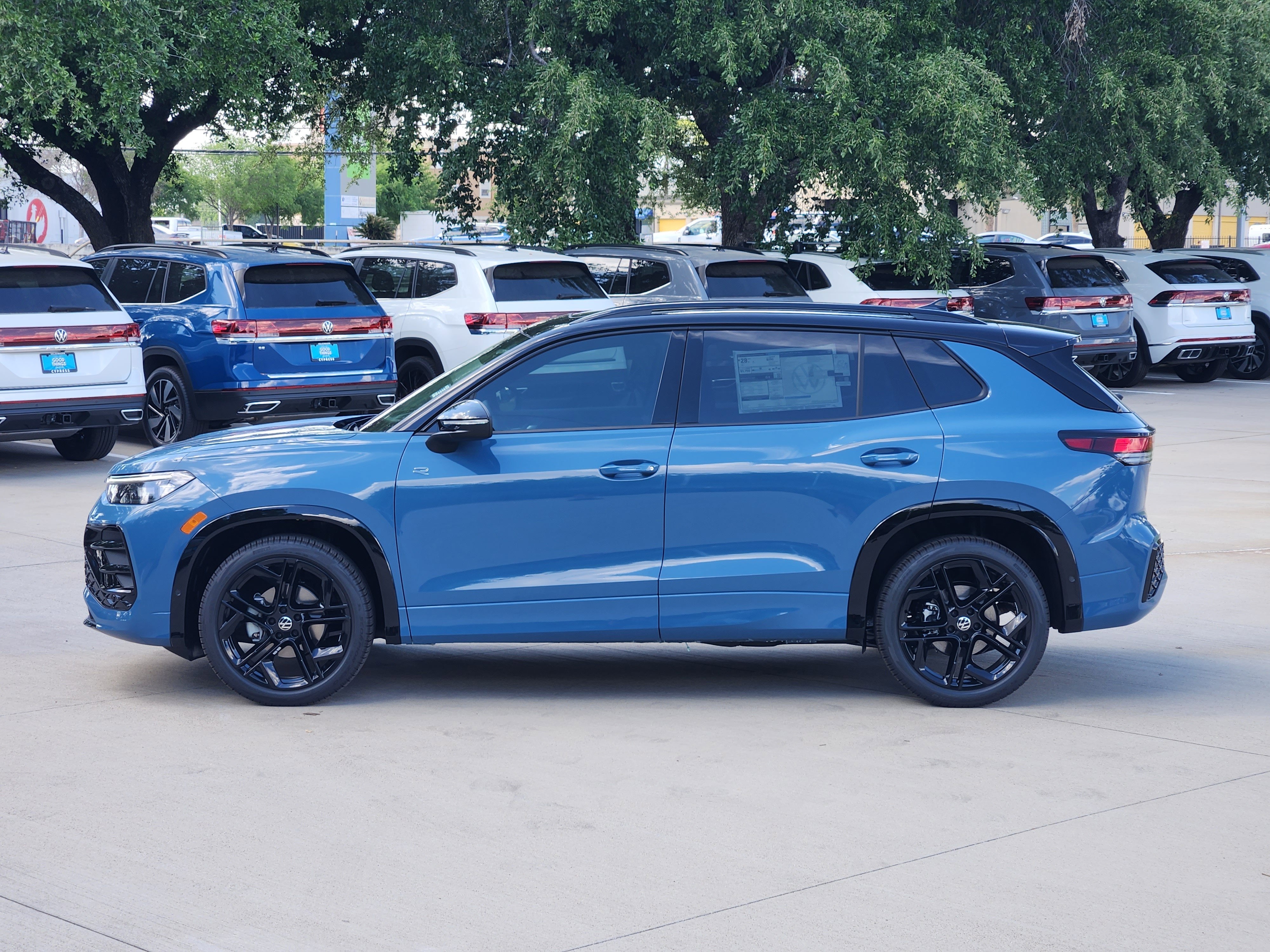 2026 Volkswagen Tiguan SE R-Line Black