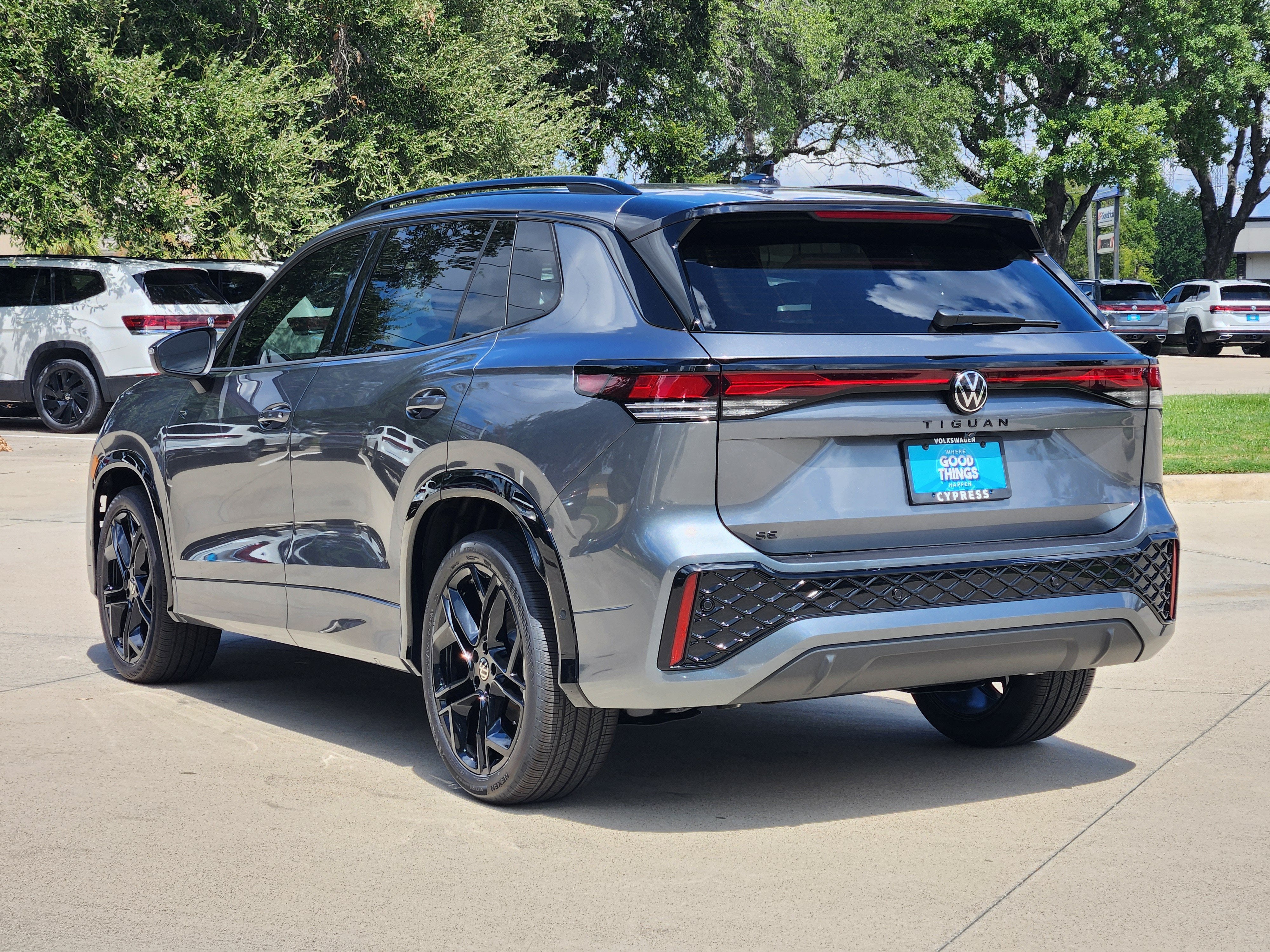 2026 Volkswagen Tiguan SE R-Line Black