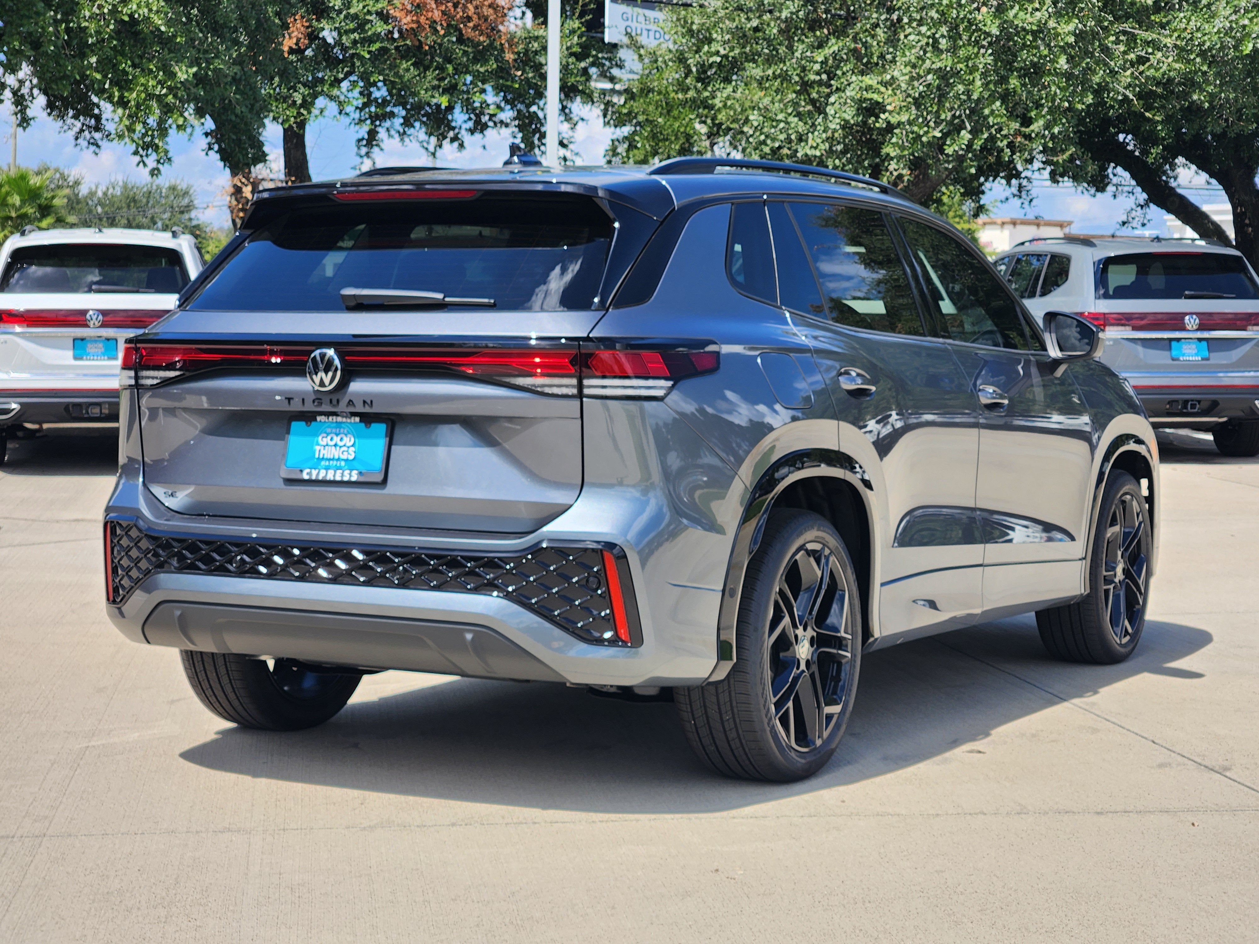 2026 Volkswagen Tiguan SE R-Line Black
