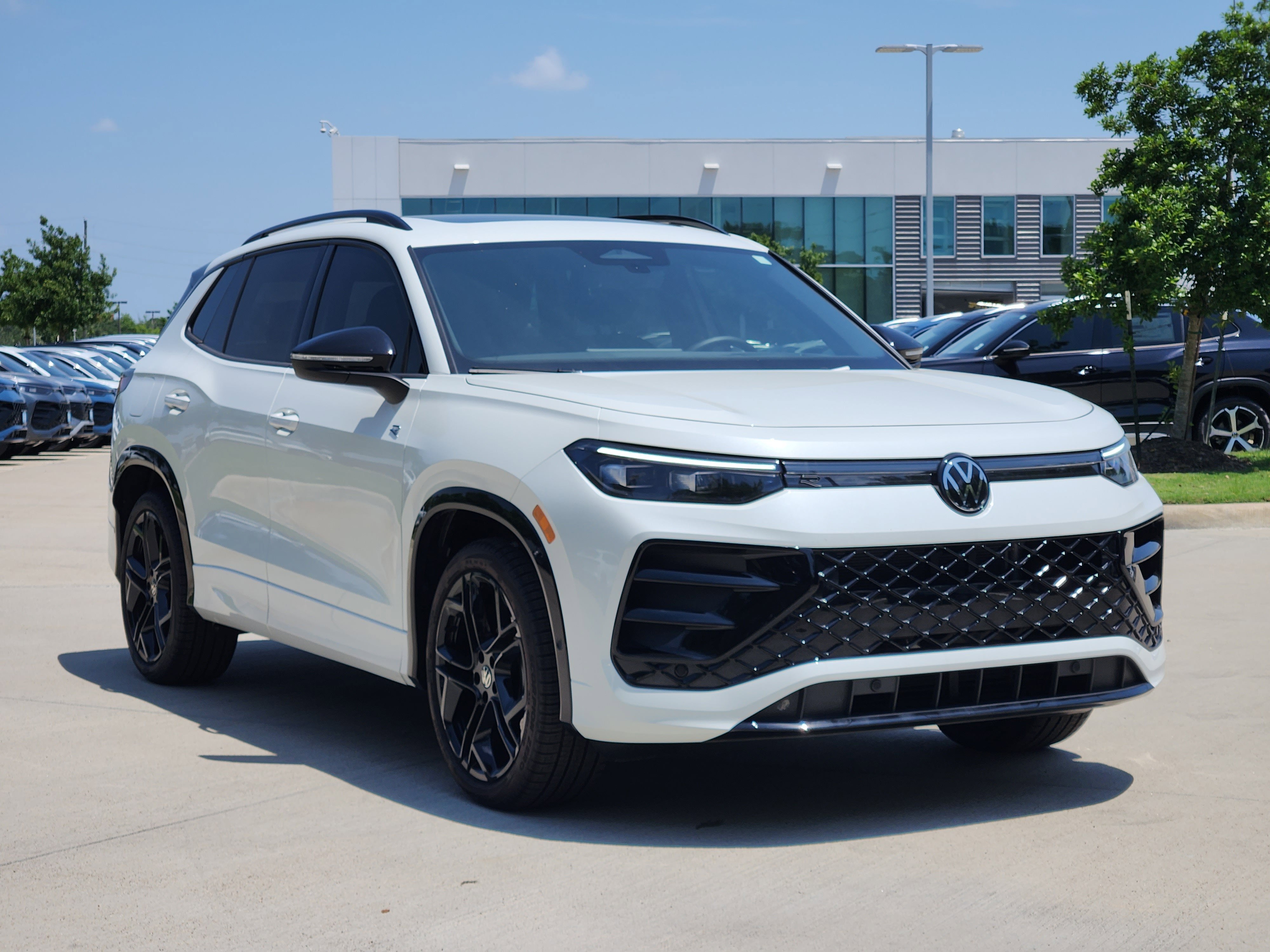 2026 Volkswagen Tiguan SE R-Line Black