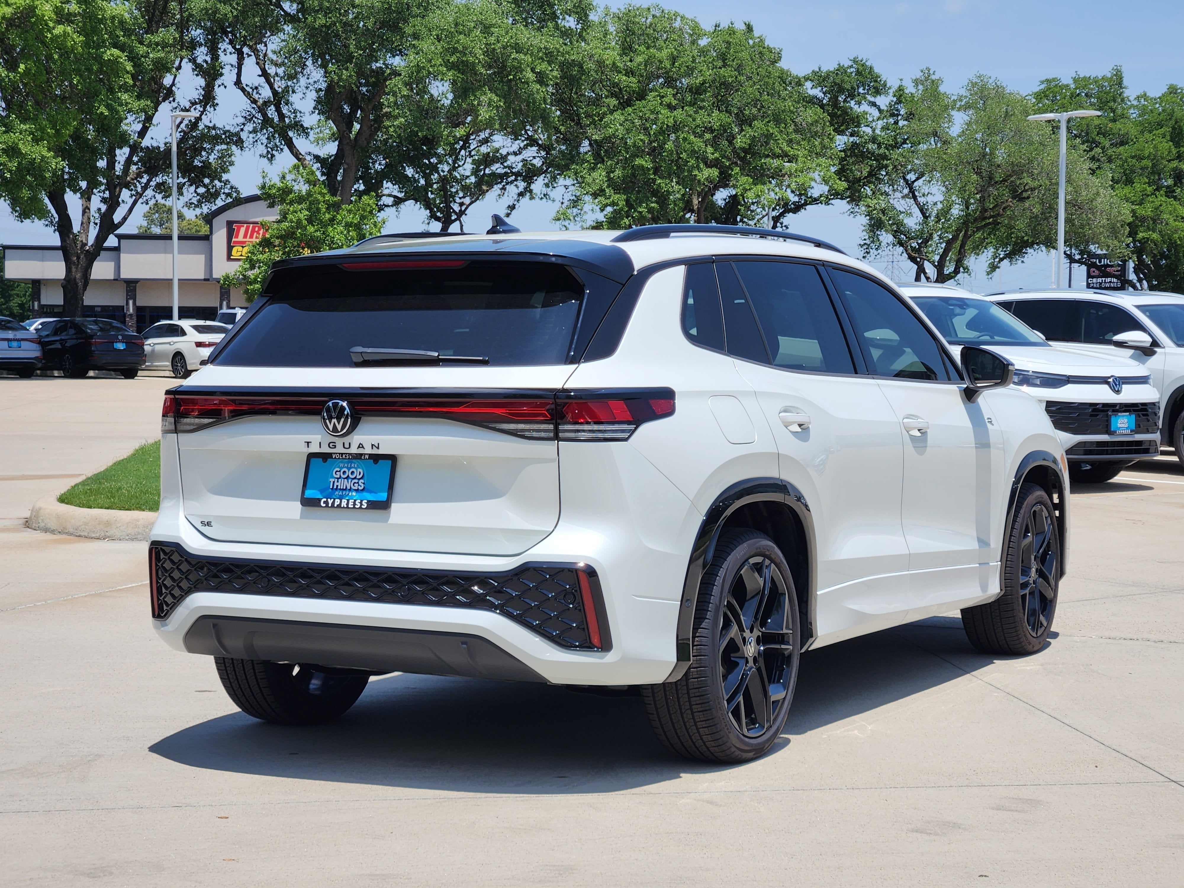 2026 Volkswagen Tiguan SE R-Line Black