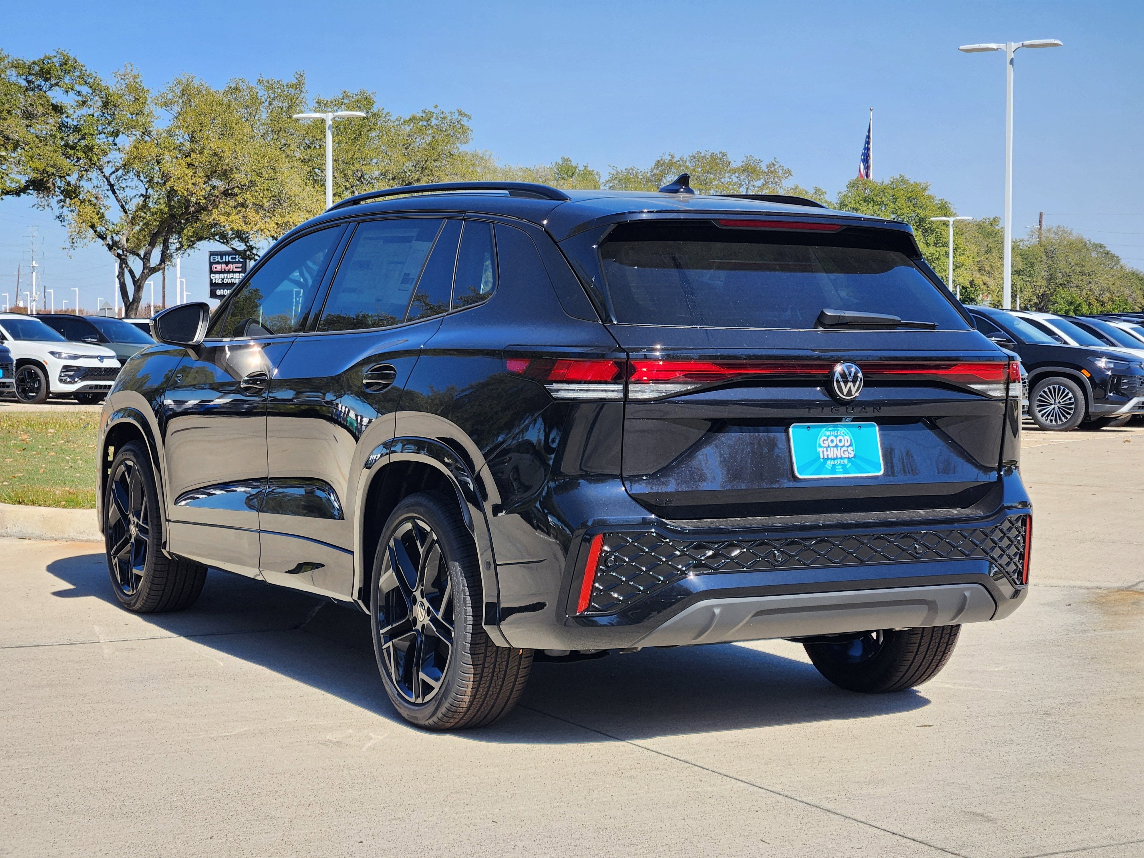 2026 Volkswagen Tiguan SE R-Line Black