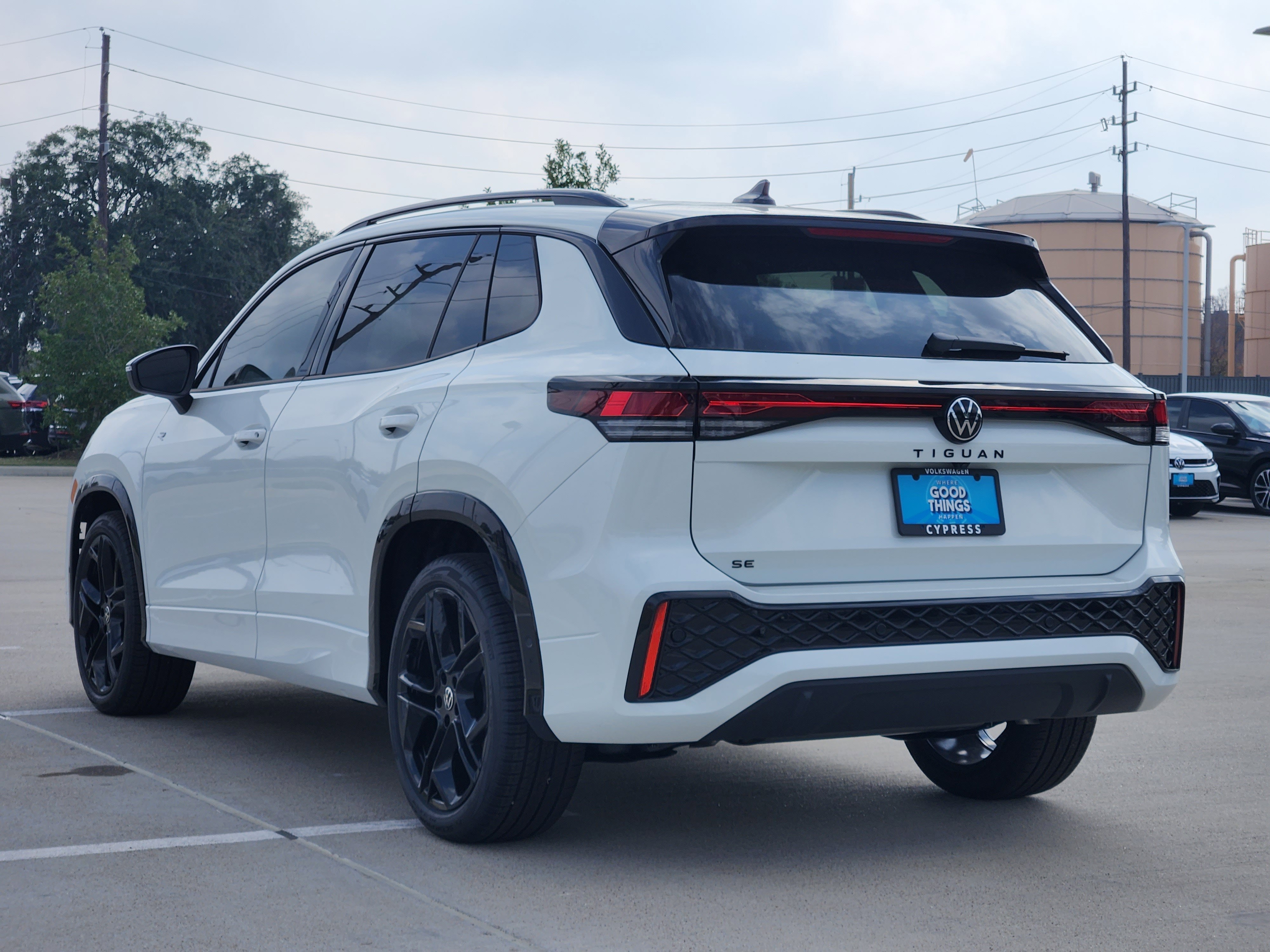 2026 Volkswagen Tiguan SE R-Line Black