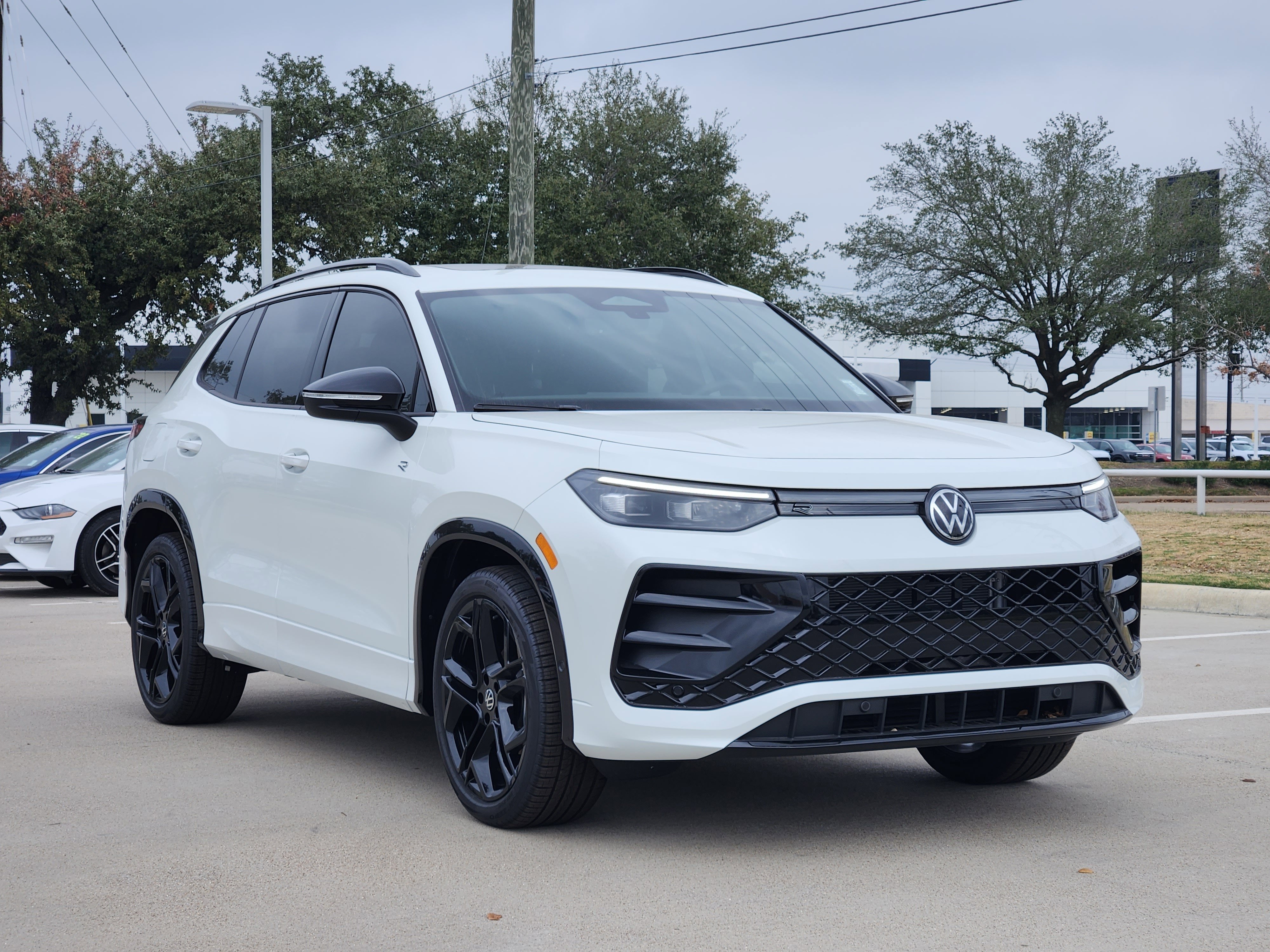 2026 Volkswagen Tiguan SE R-Line Black