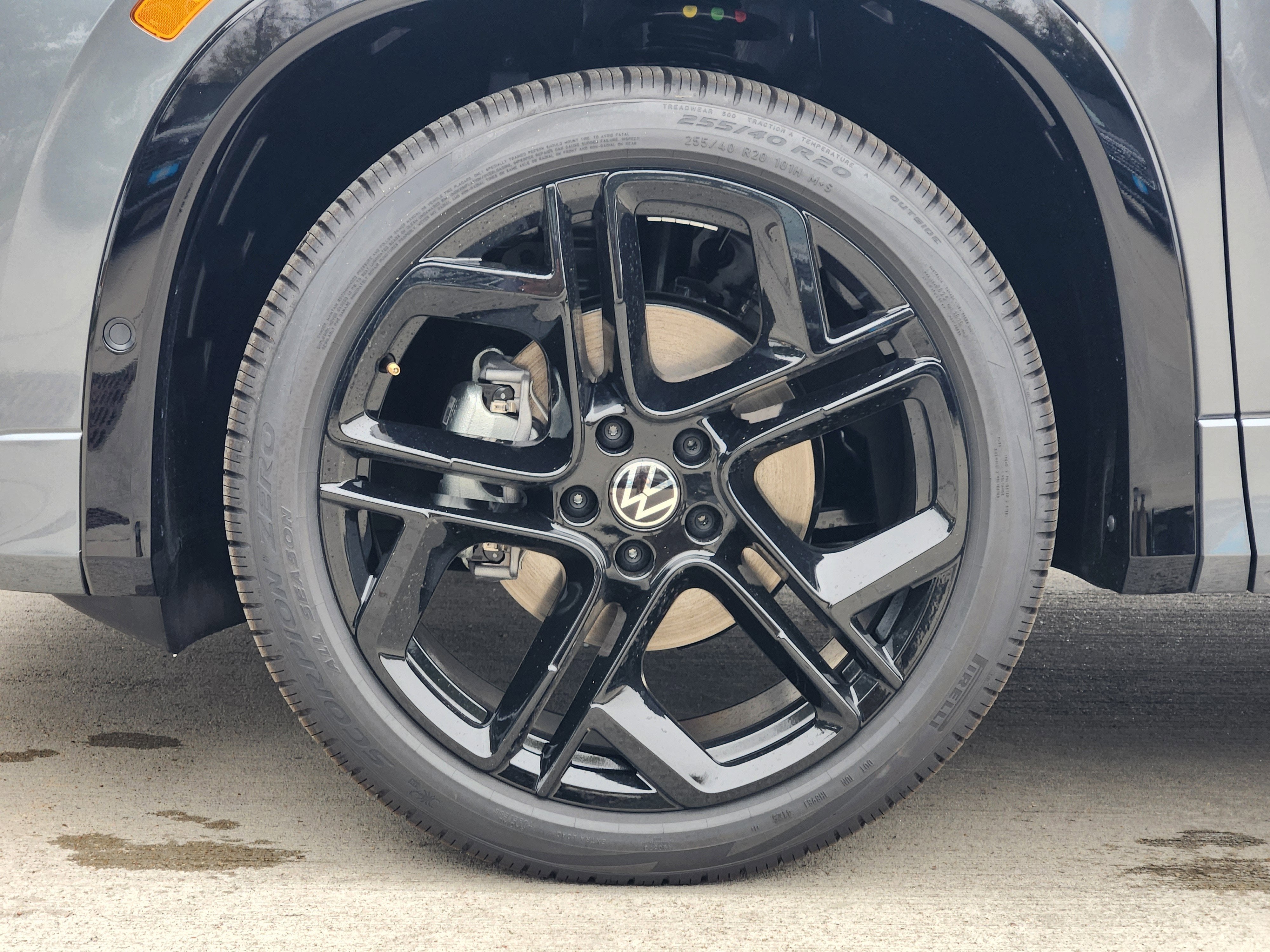 2026 Volkswagen Tiguan SE R-Line Black