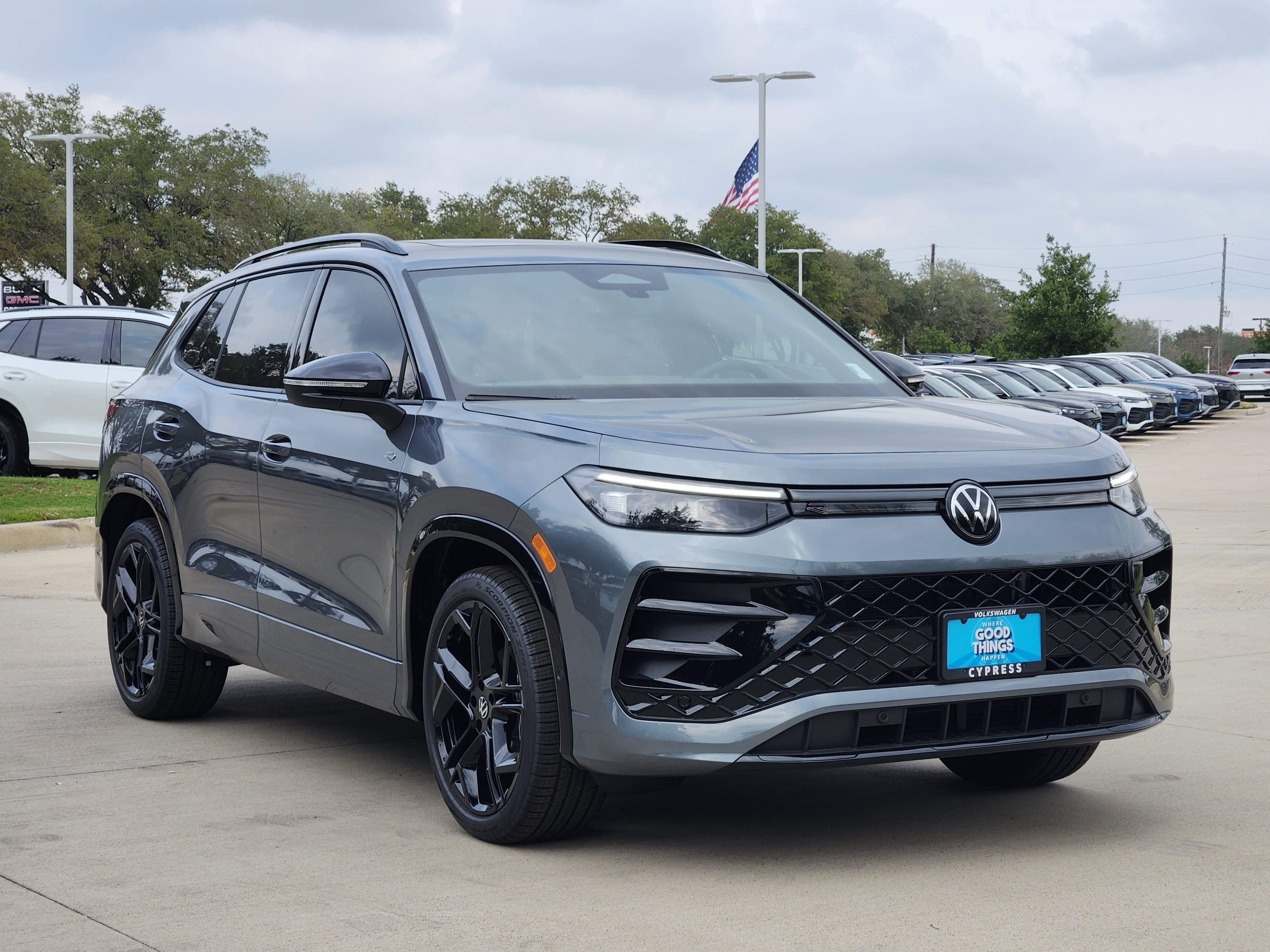 2026 Volkswagen Tiguan SE R-Line Black