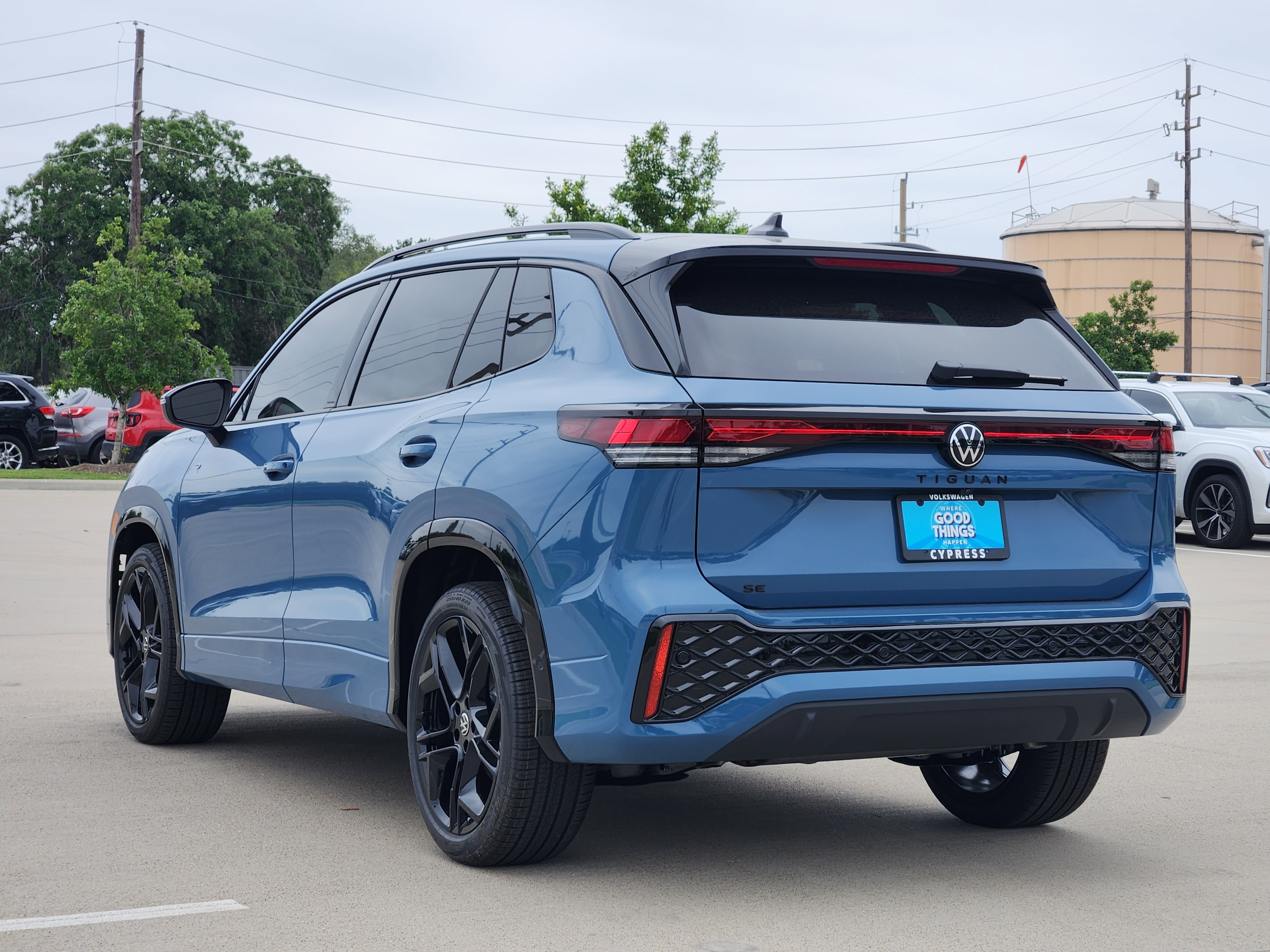 2026 Volkswagen Tiguan SE R-Line Black