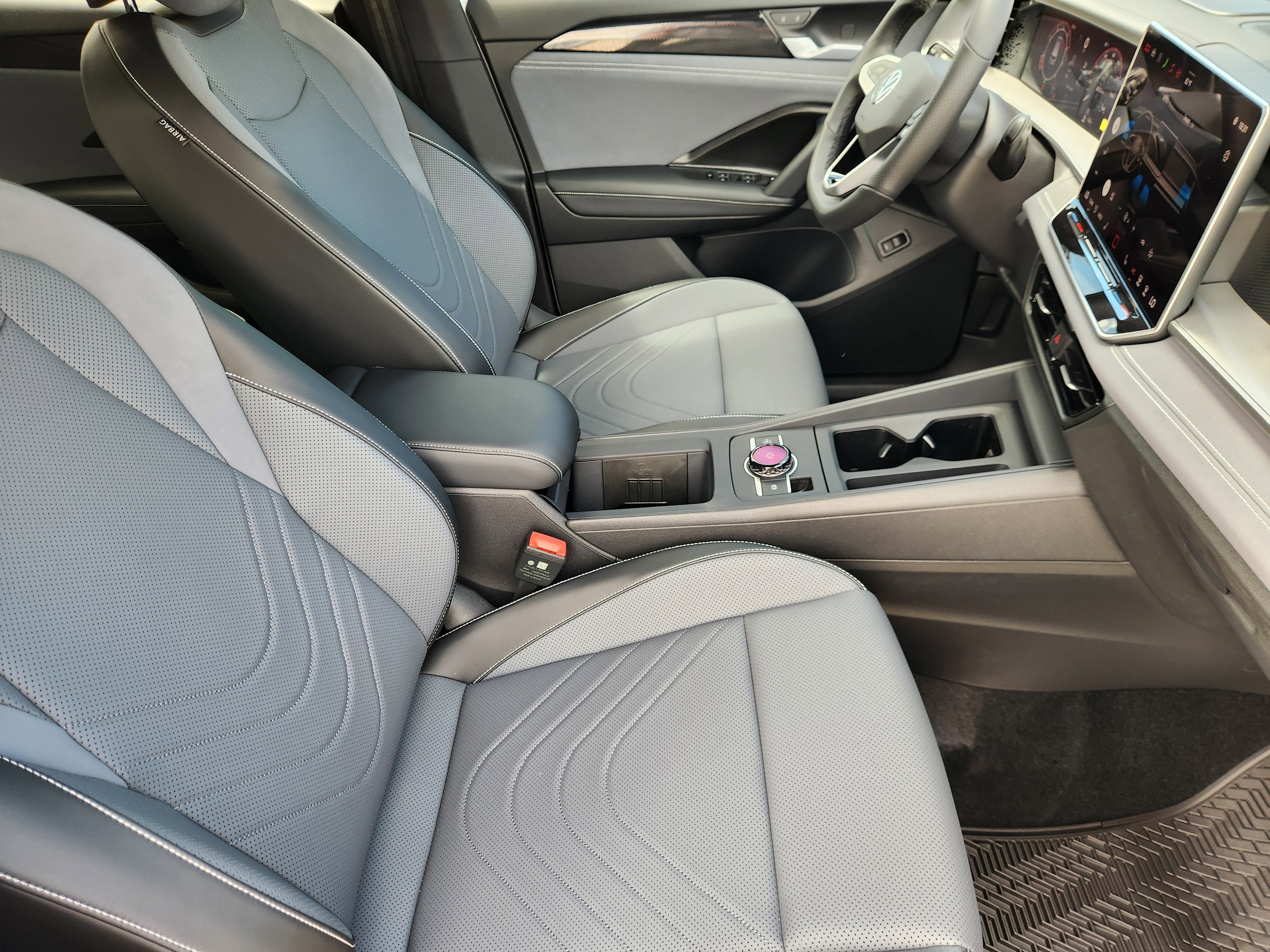 2026 Volkswagen ,Tiguan SE R-Line Black