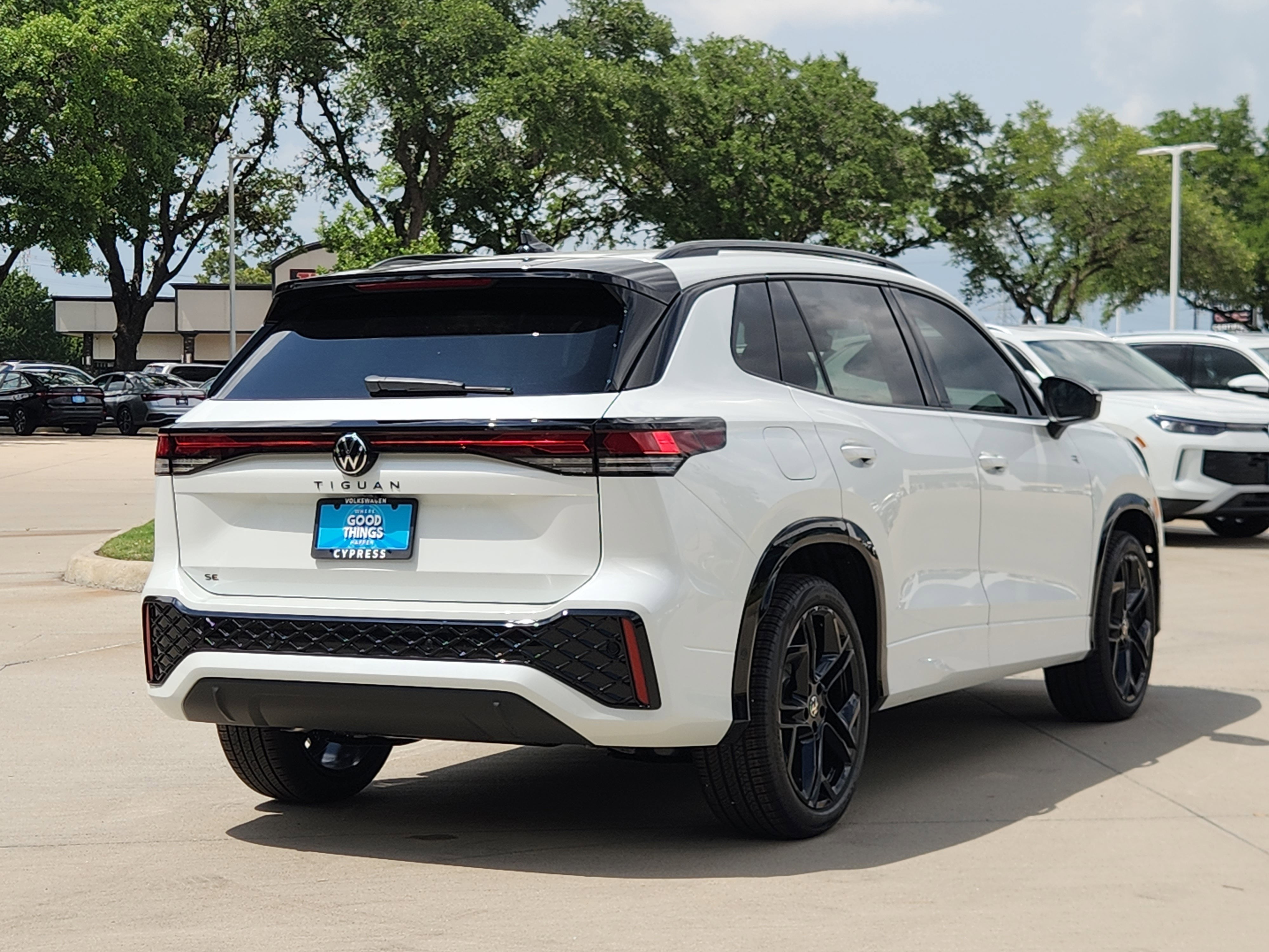 2026 Volkswagen Tiguan SE R-Line Black