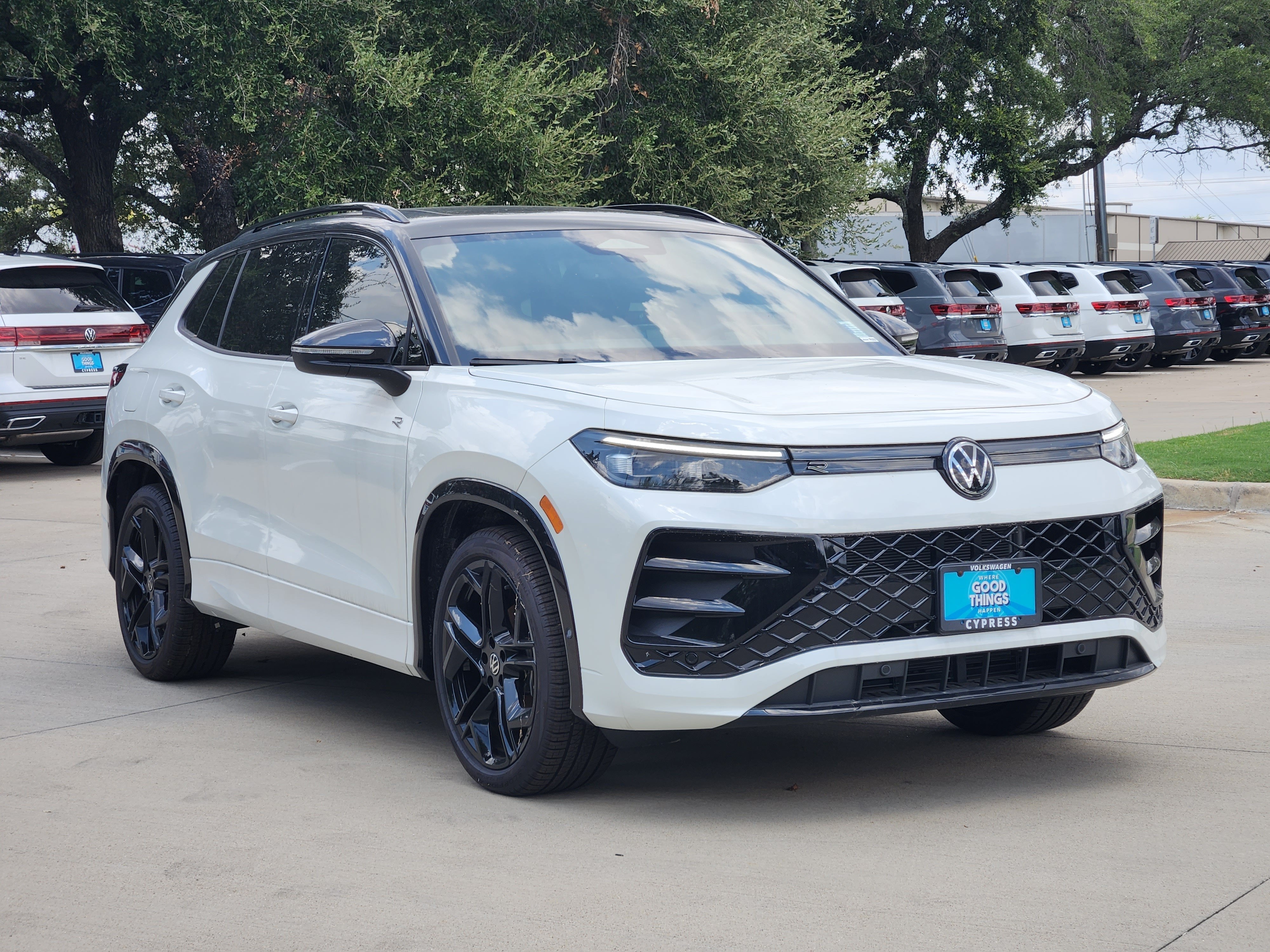 2026 Volkswagen Tiguan SE R-Line Black