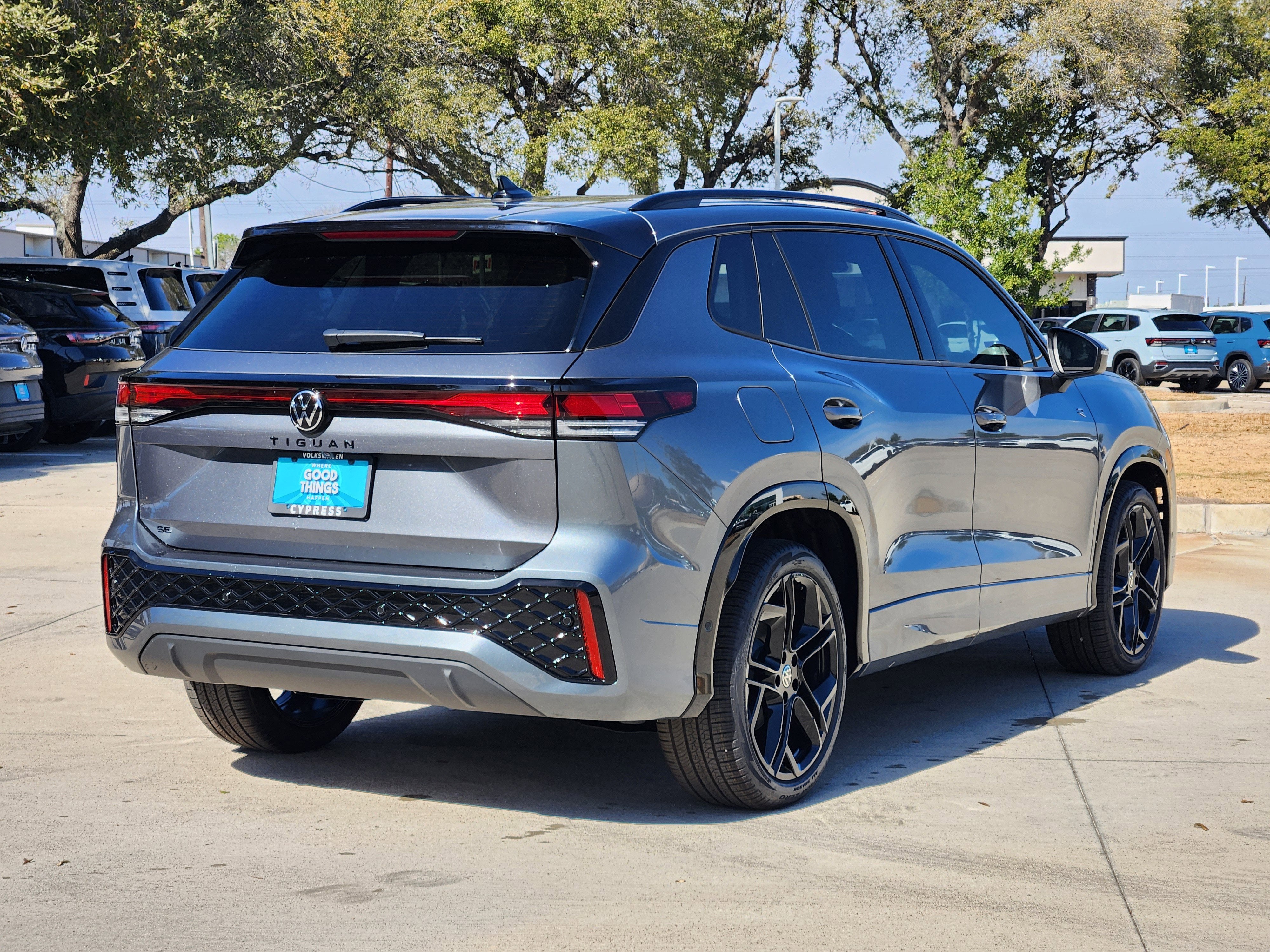 2026 Volkswagen Tiguan SE R-Line Black