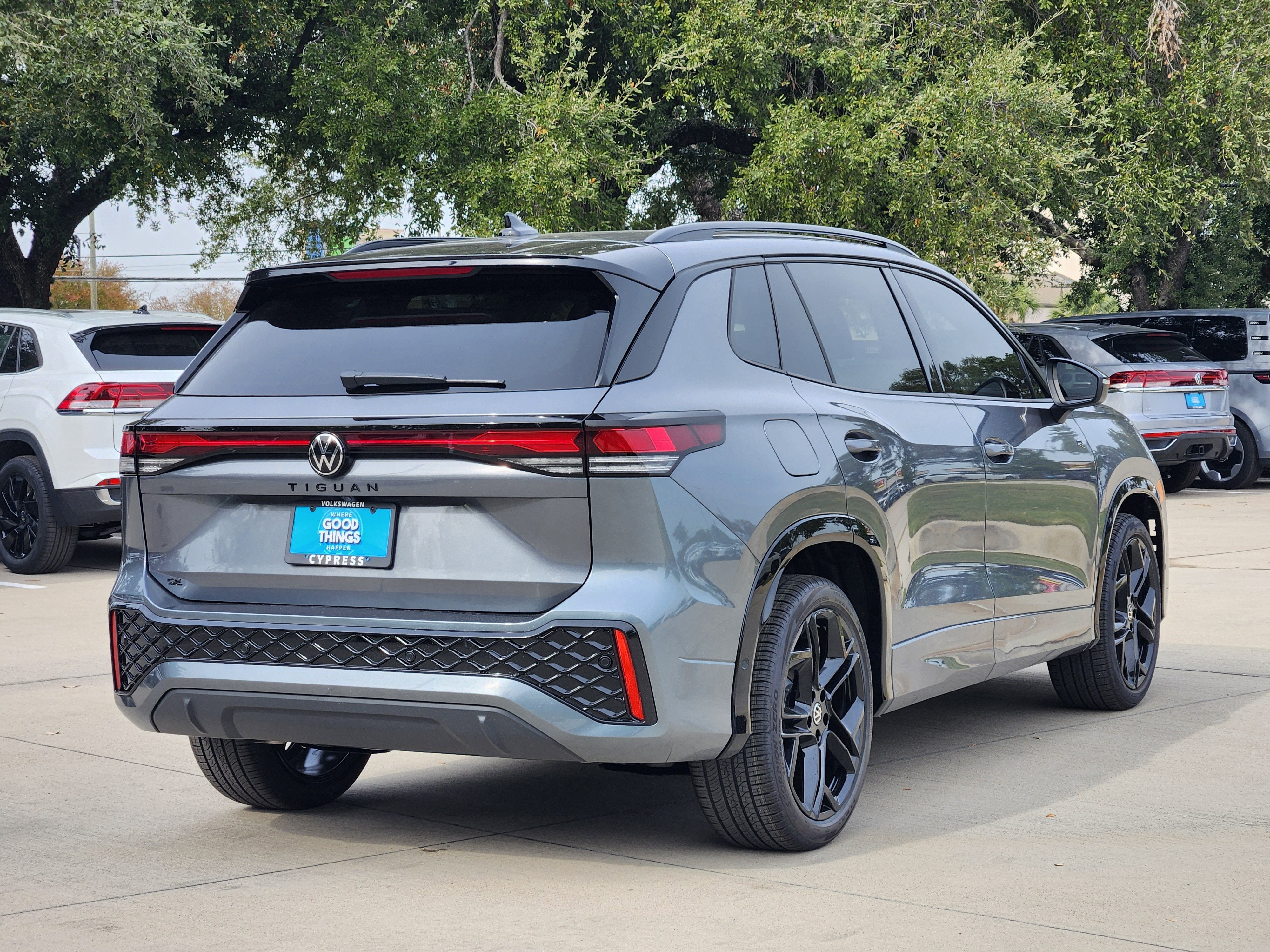 2026 Volkswagen Tiguan SE R-Line Black