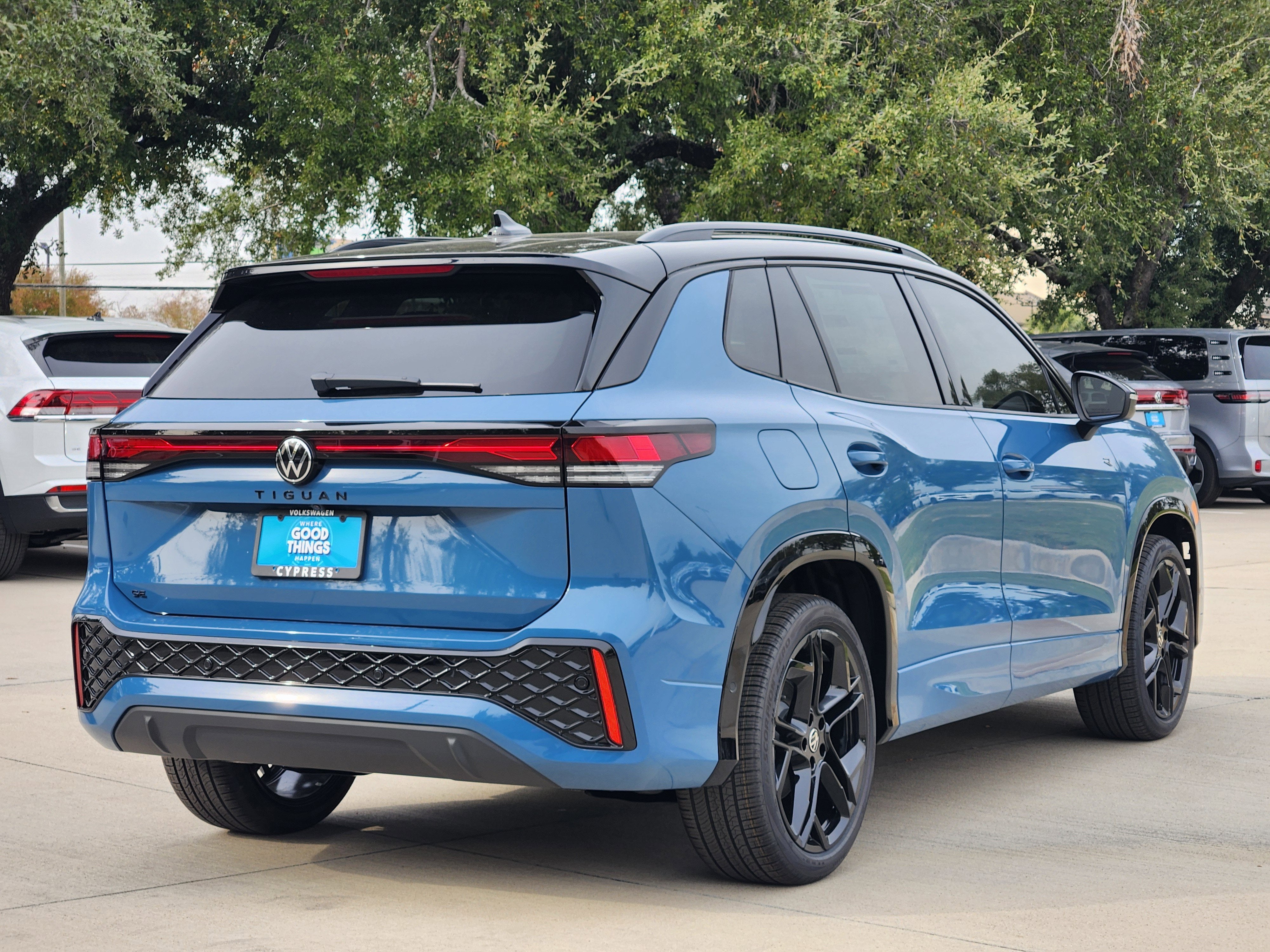 2026 Volkswagen Tiguan SE R-Line Black