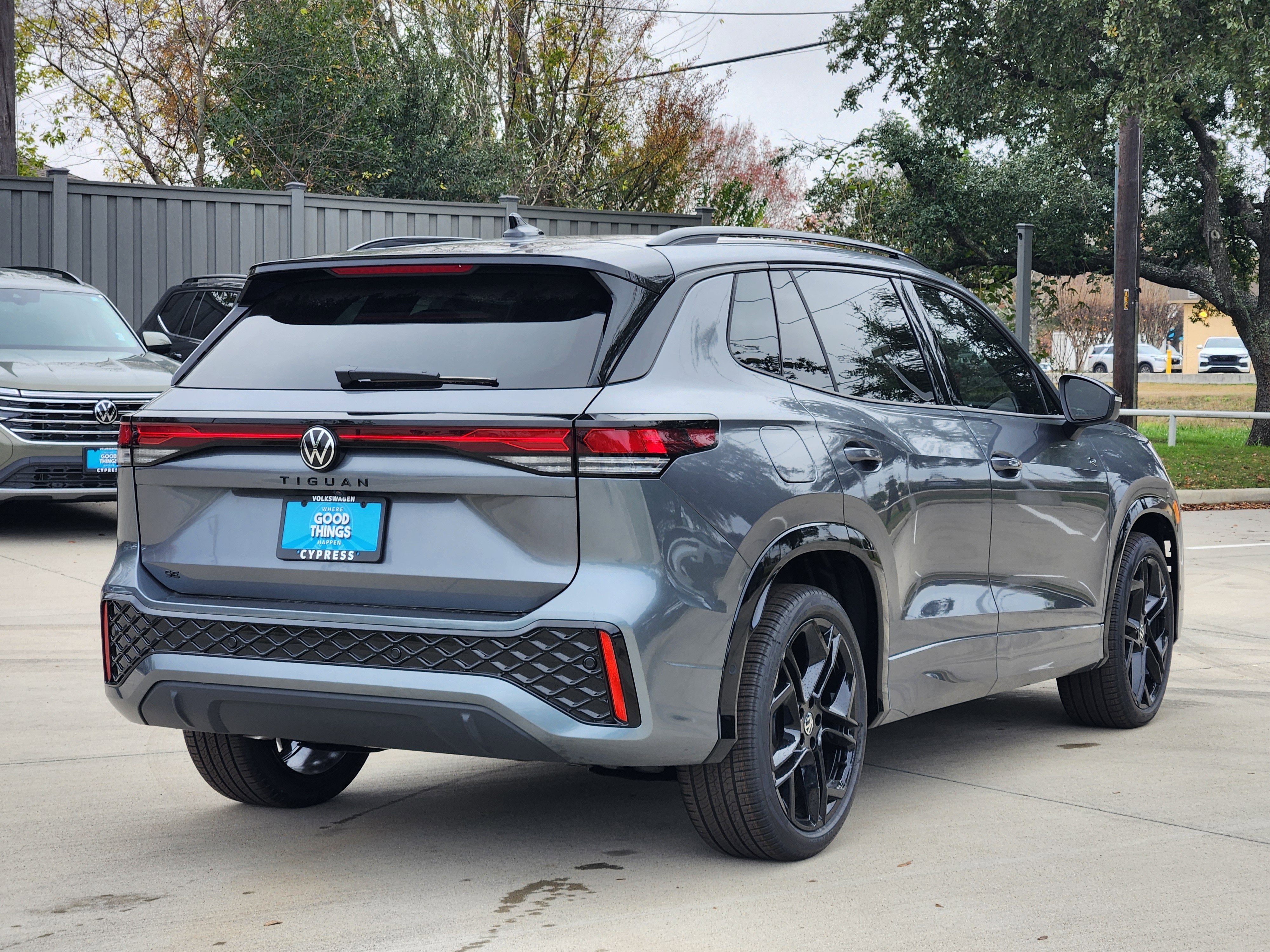 2026 Volkswagen Tiguan SE R-Line Black