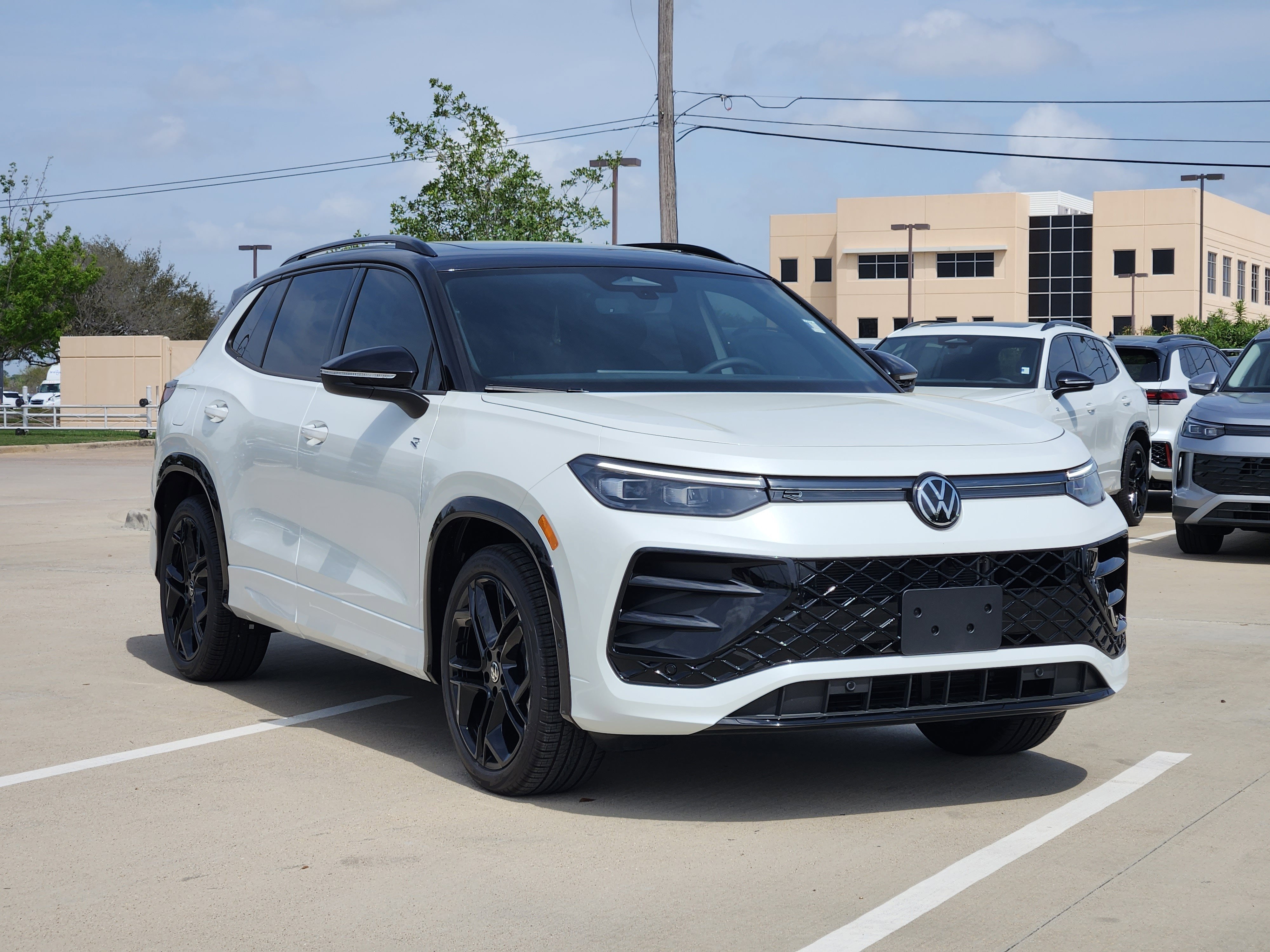 2026 Volkswagen Tiguan SE R-Line Black