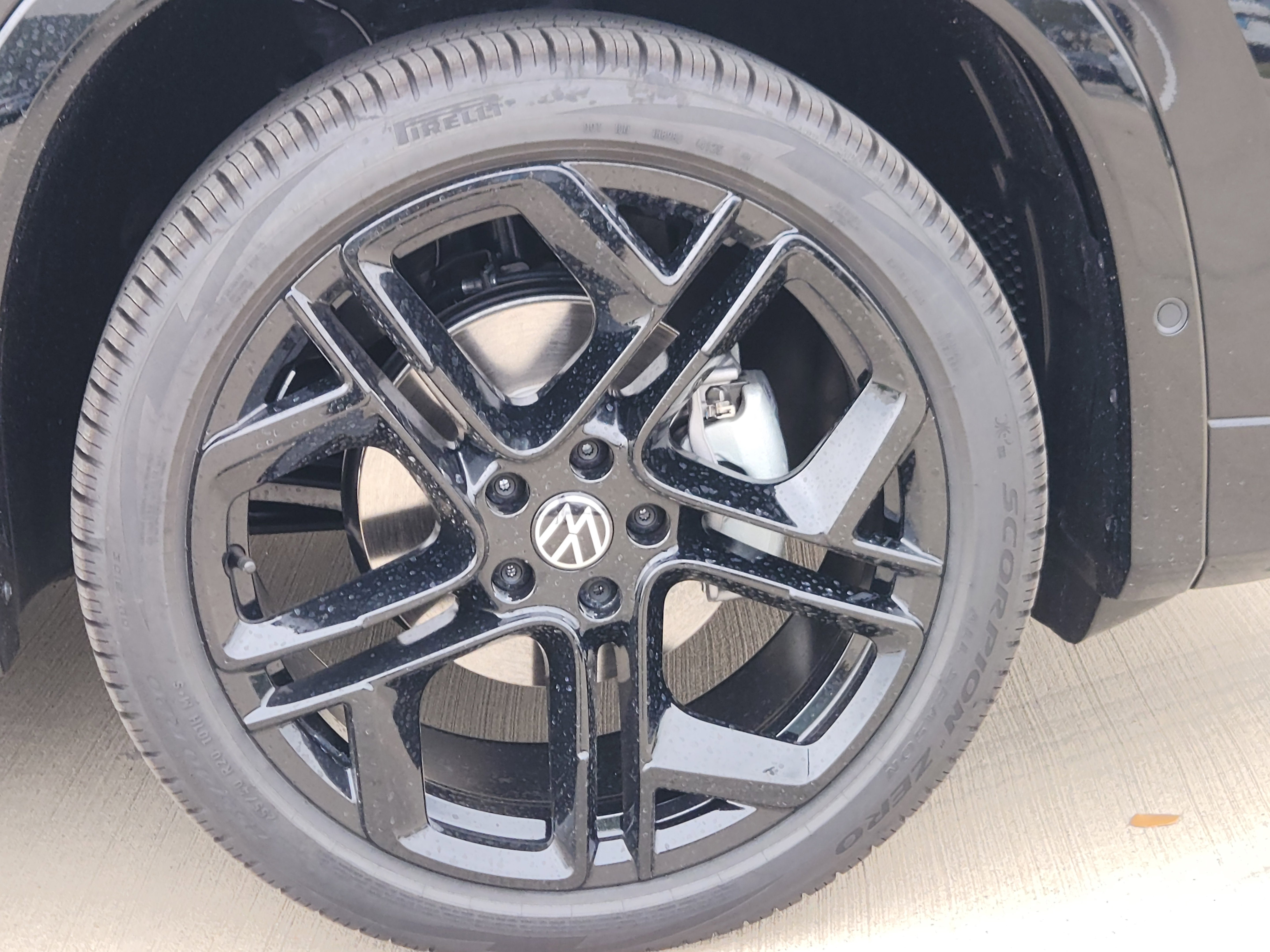 2026 Volkswagen Tiguan SE R-Line Black