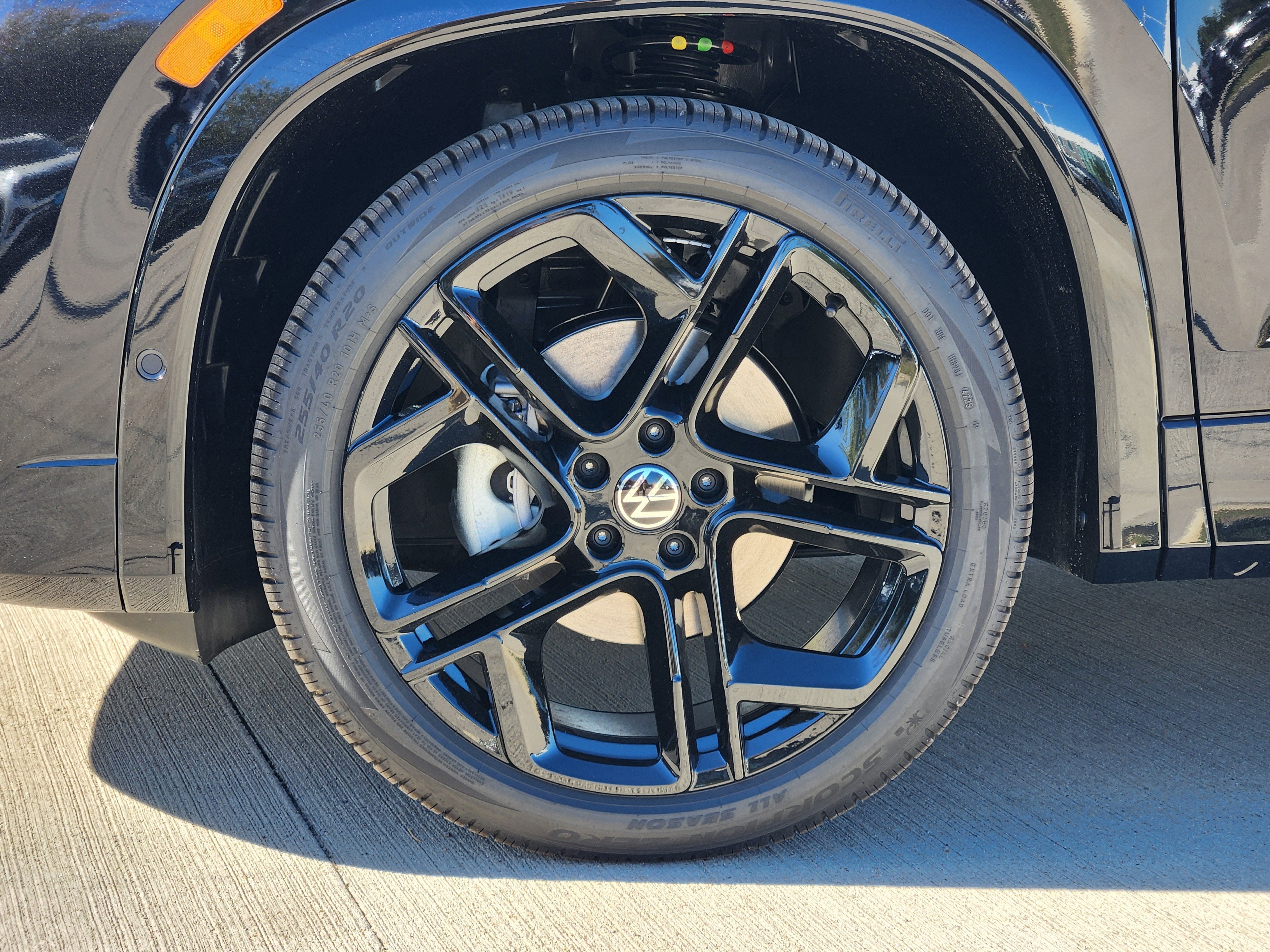 2026 Volkswagen Tiguan SE R-Line Black