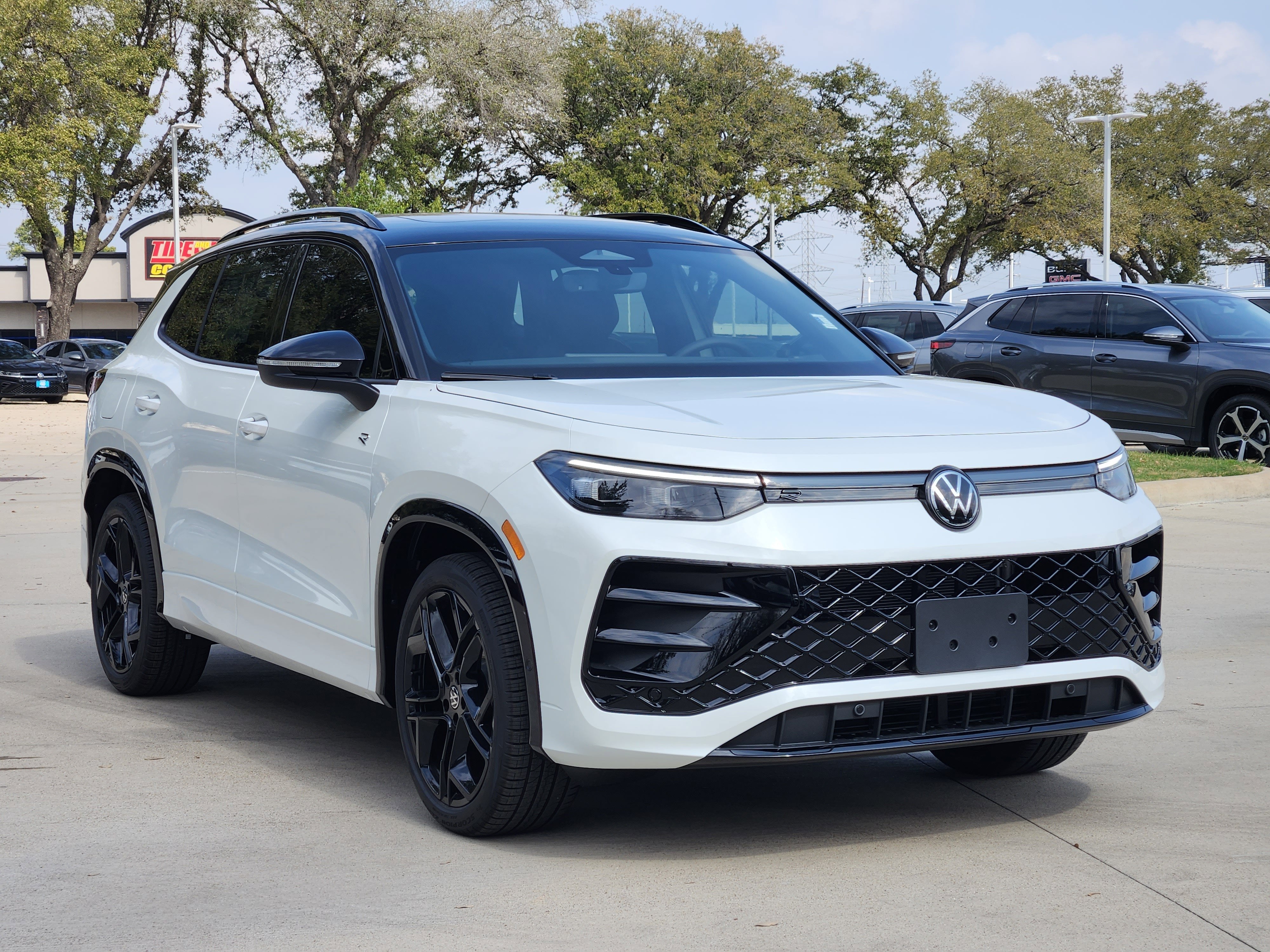 2026 Volkswagen Tiguan SE R-Line Black